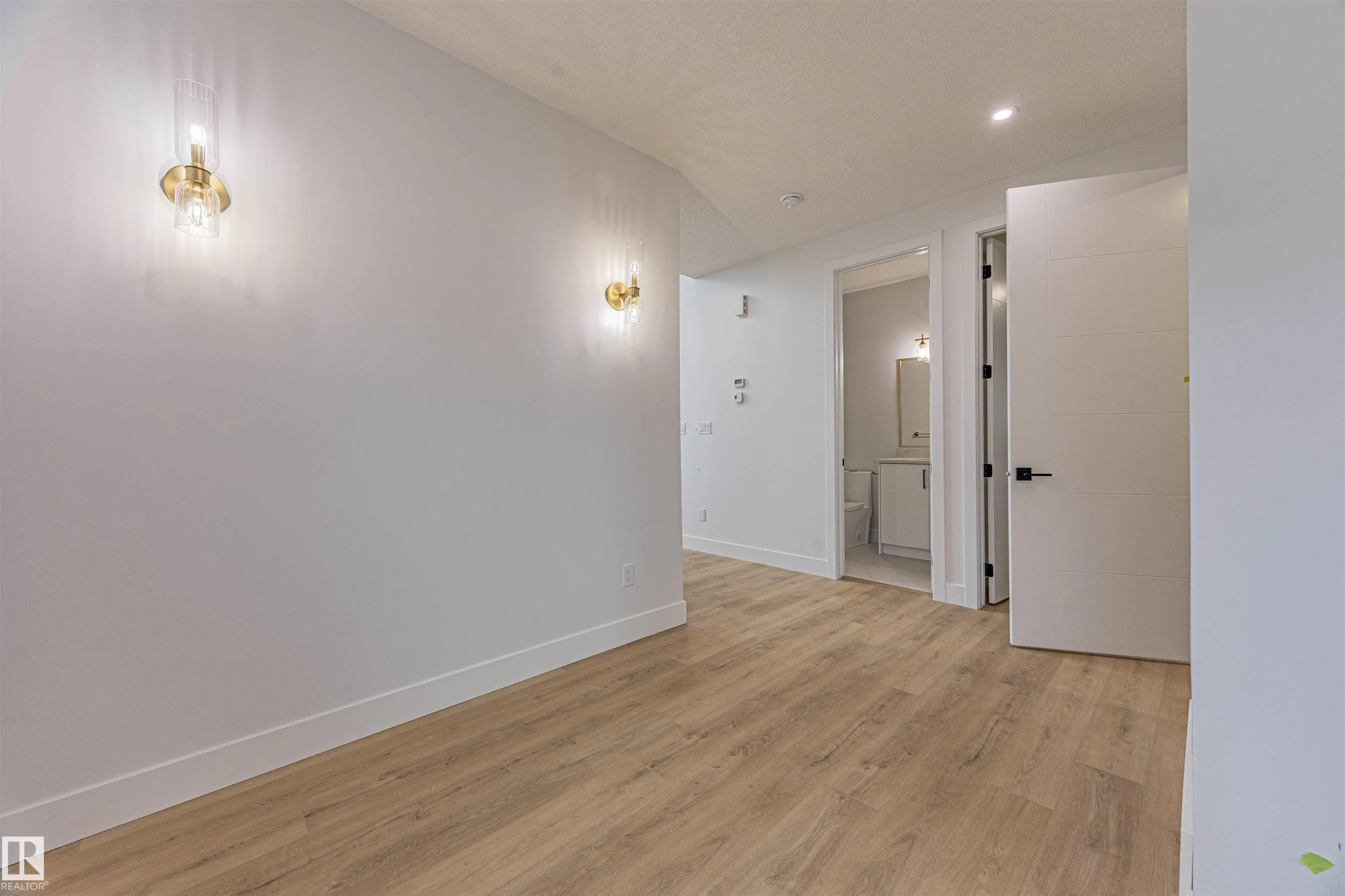25 BIRKSHIRE Crescent