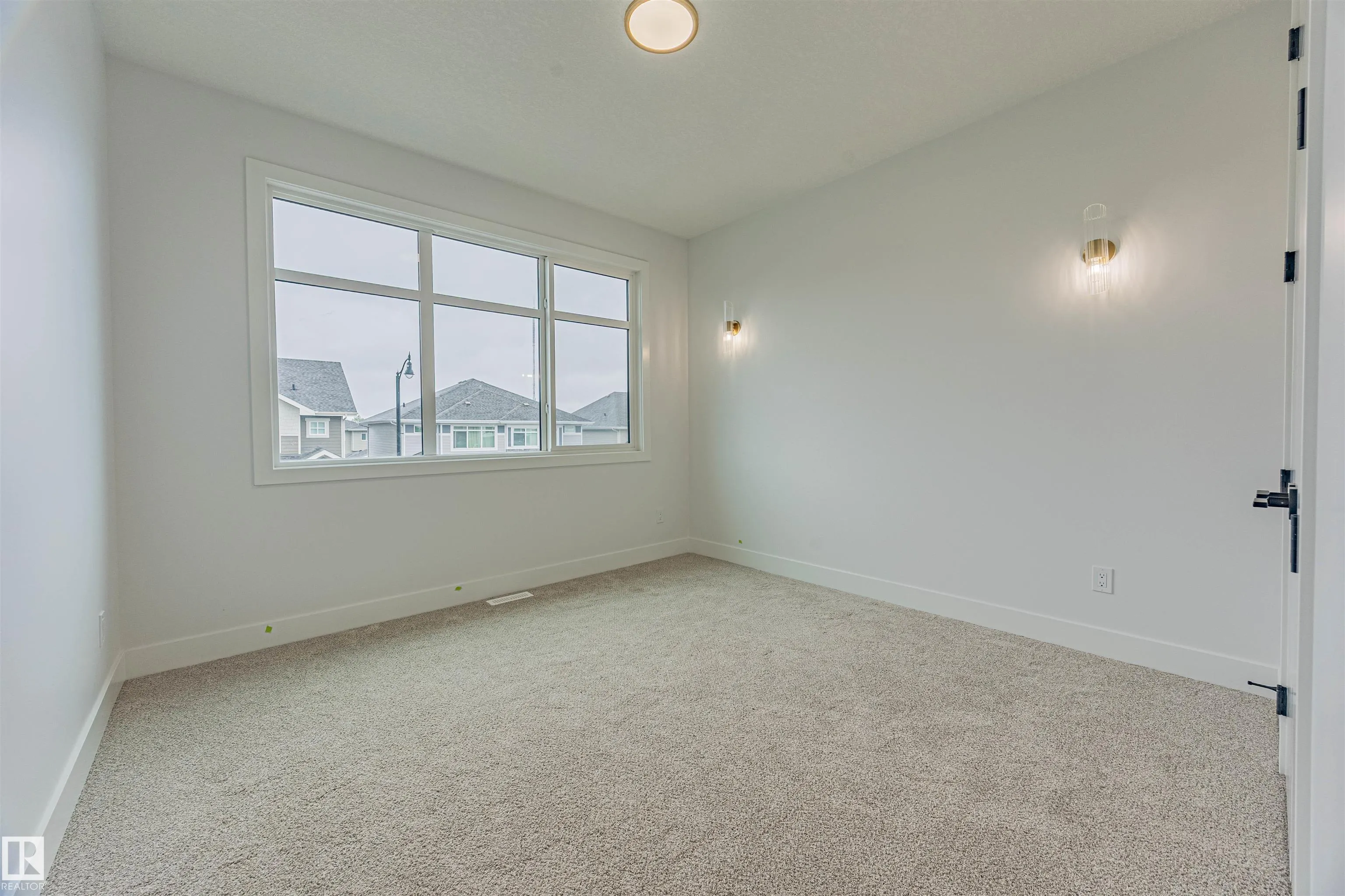 25 BIRKSHIRE Crescent