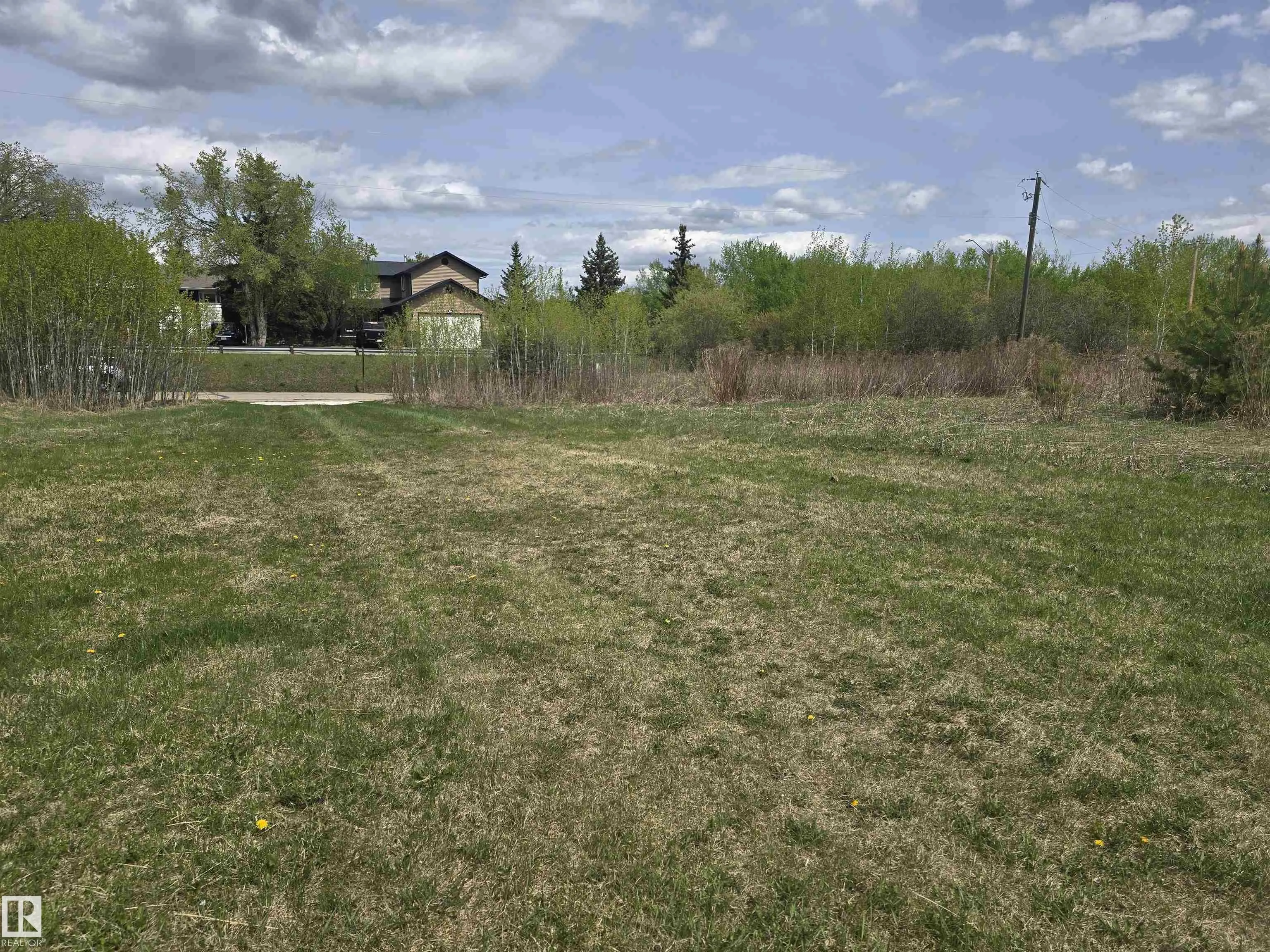 487 LAKESIDE Drive