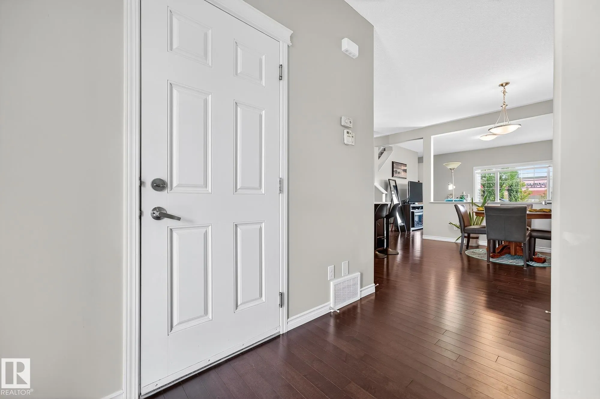 7598 ELLESMERE Way