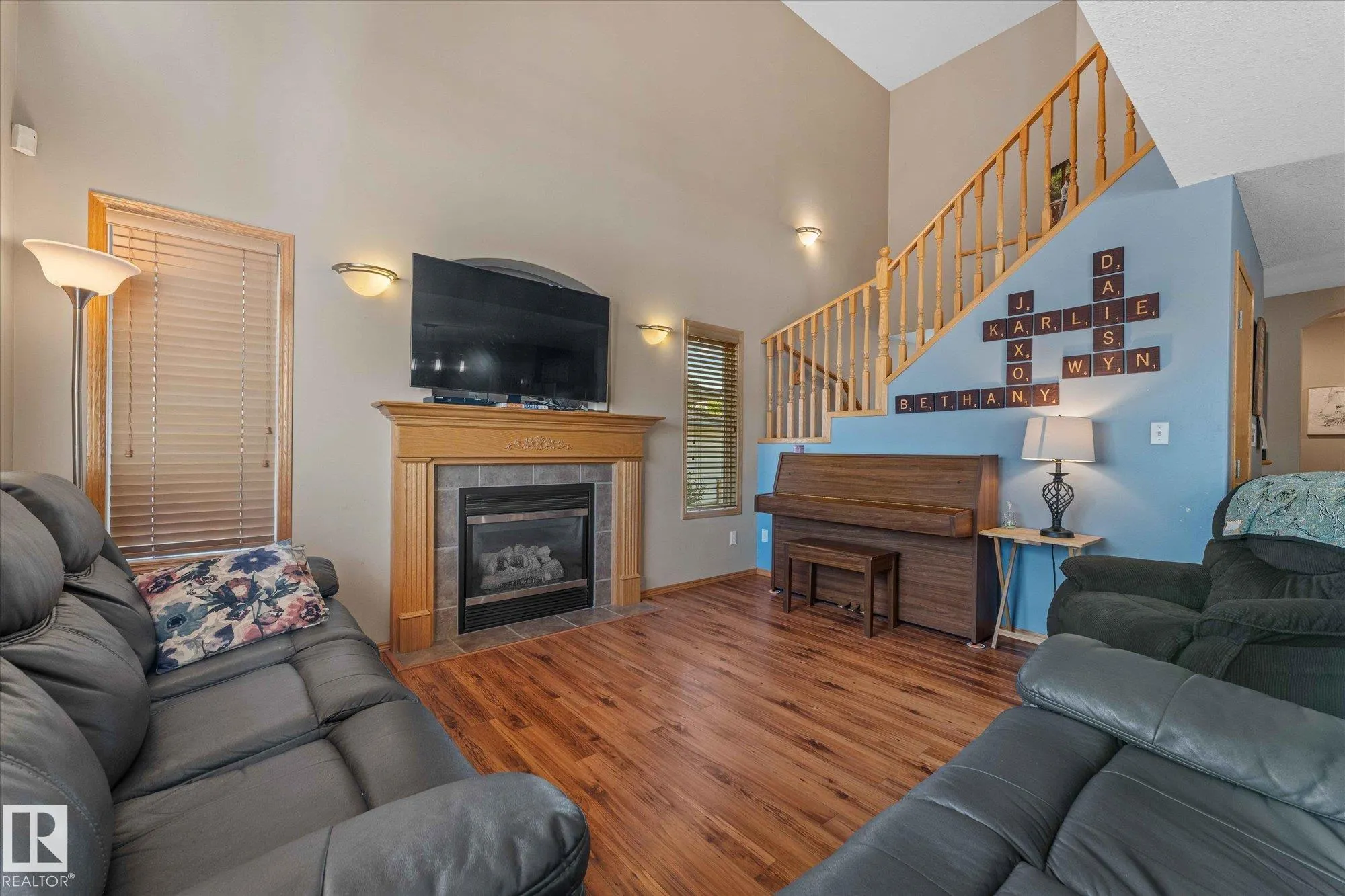 121 CASTLE Drive