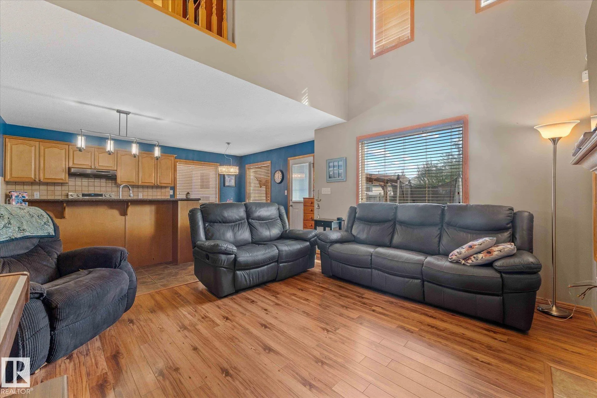 121 CASTLE Drive
