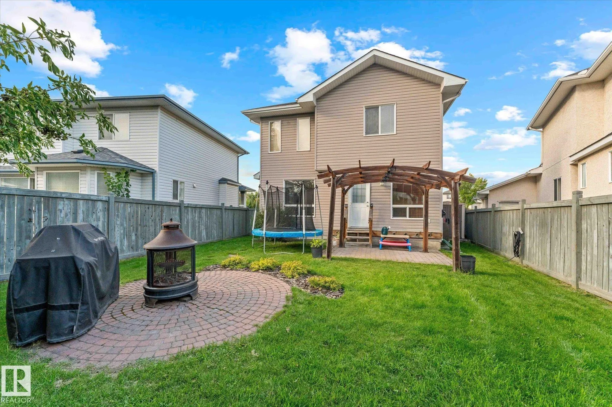 121 CASTLE Drive