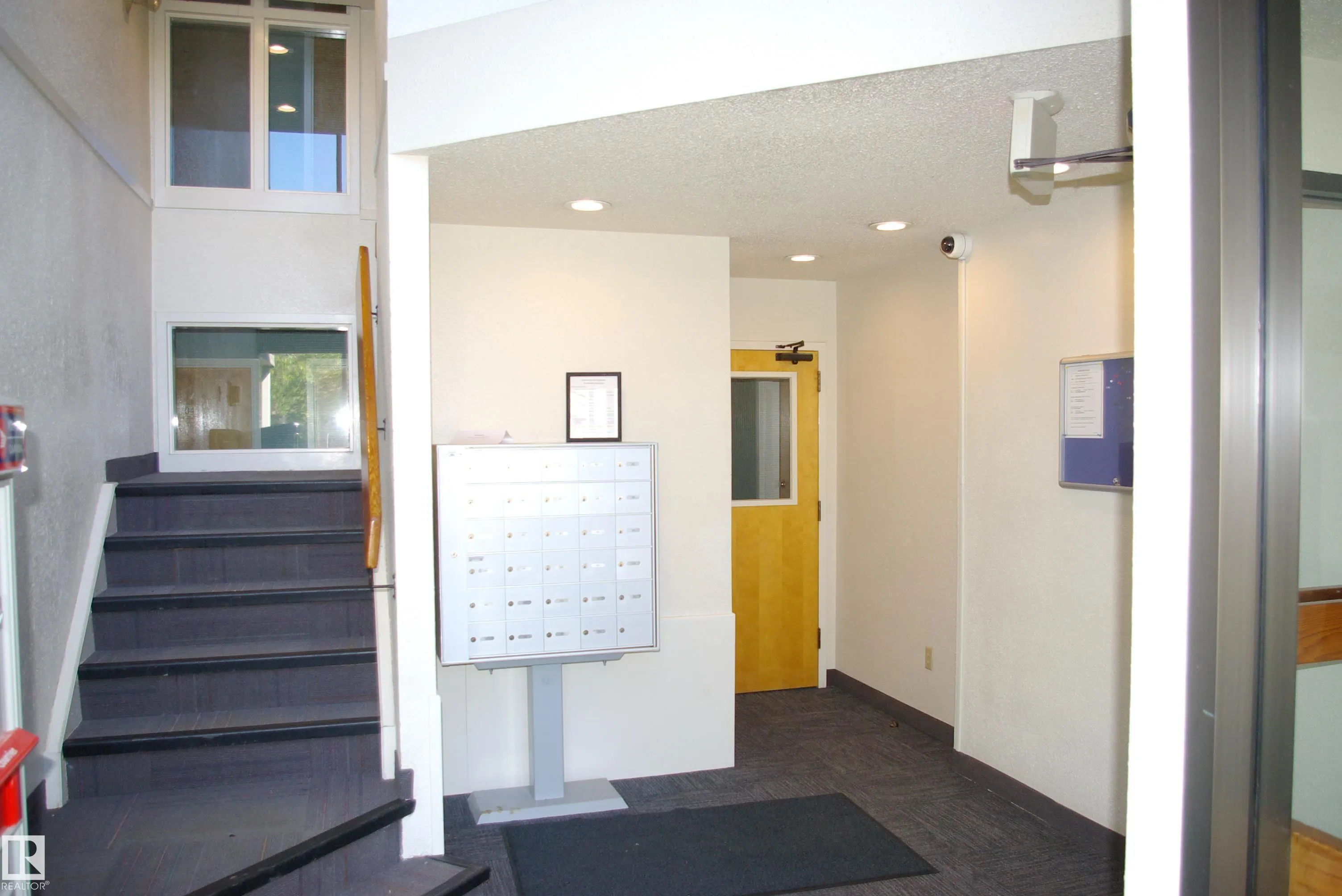 60 ALPINE Place