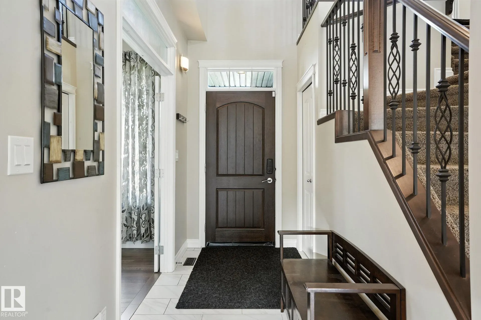 4 LINCOLN Gate