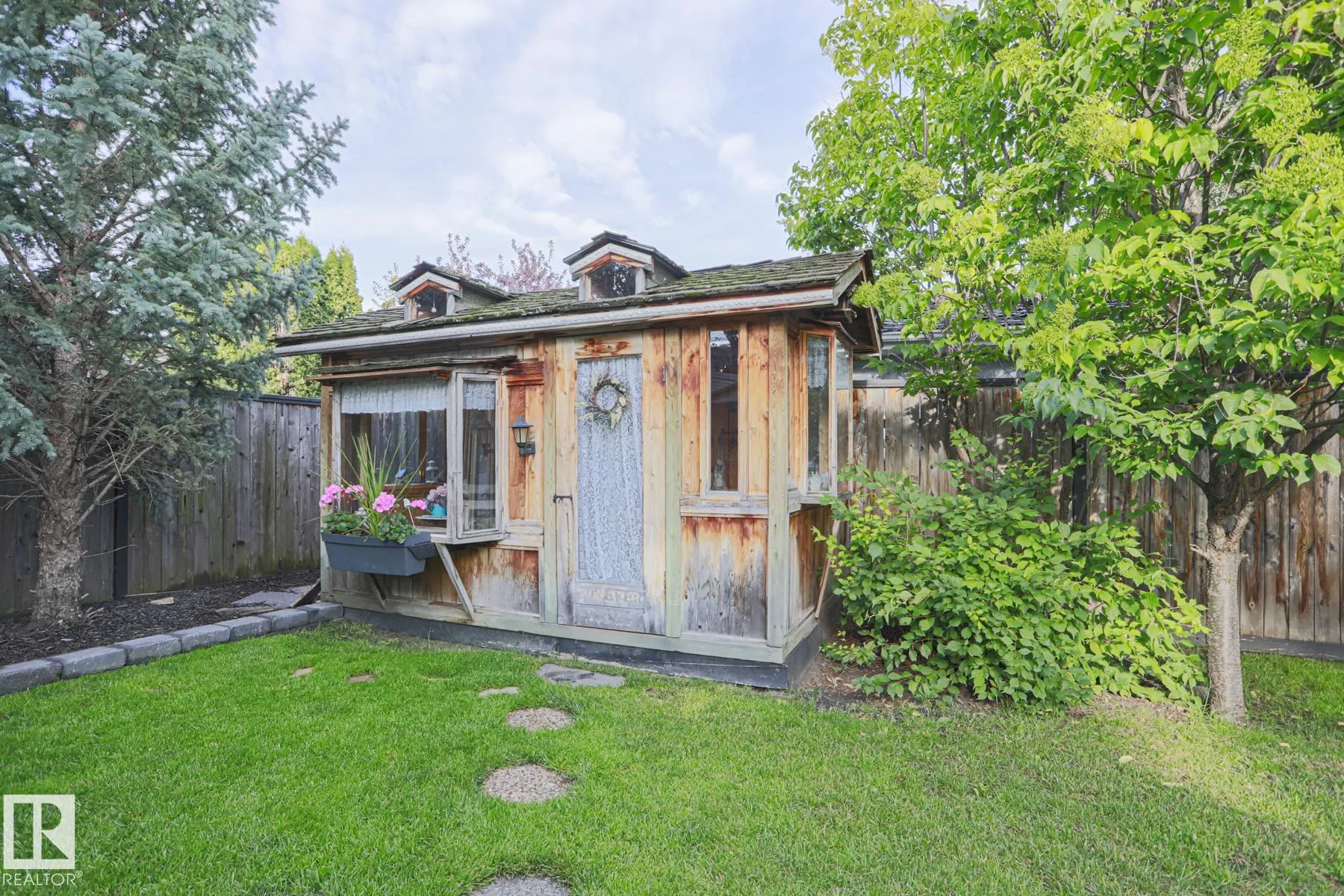 128 BROOKWOOD Drive