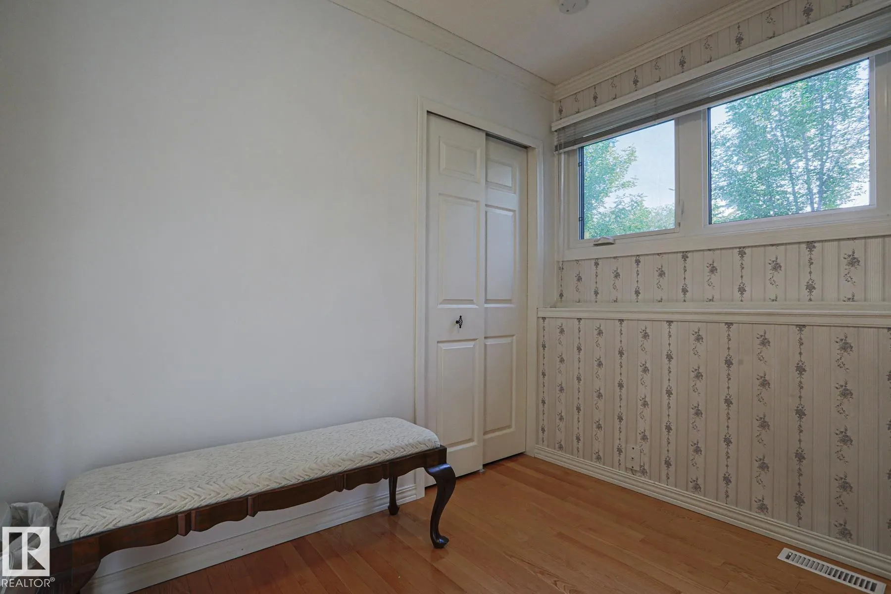 128 BROOKWOOD Drive
