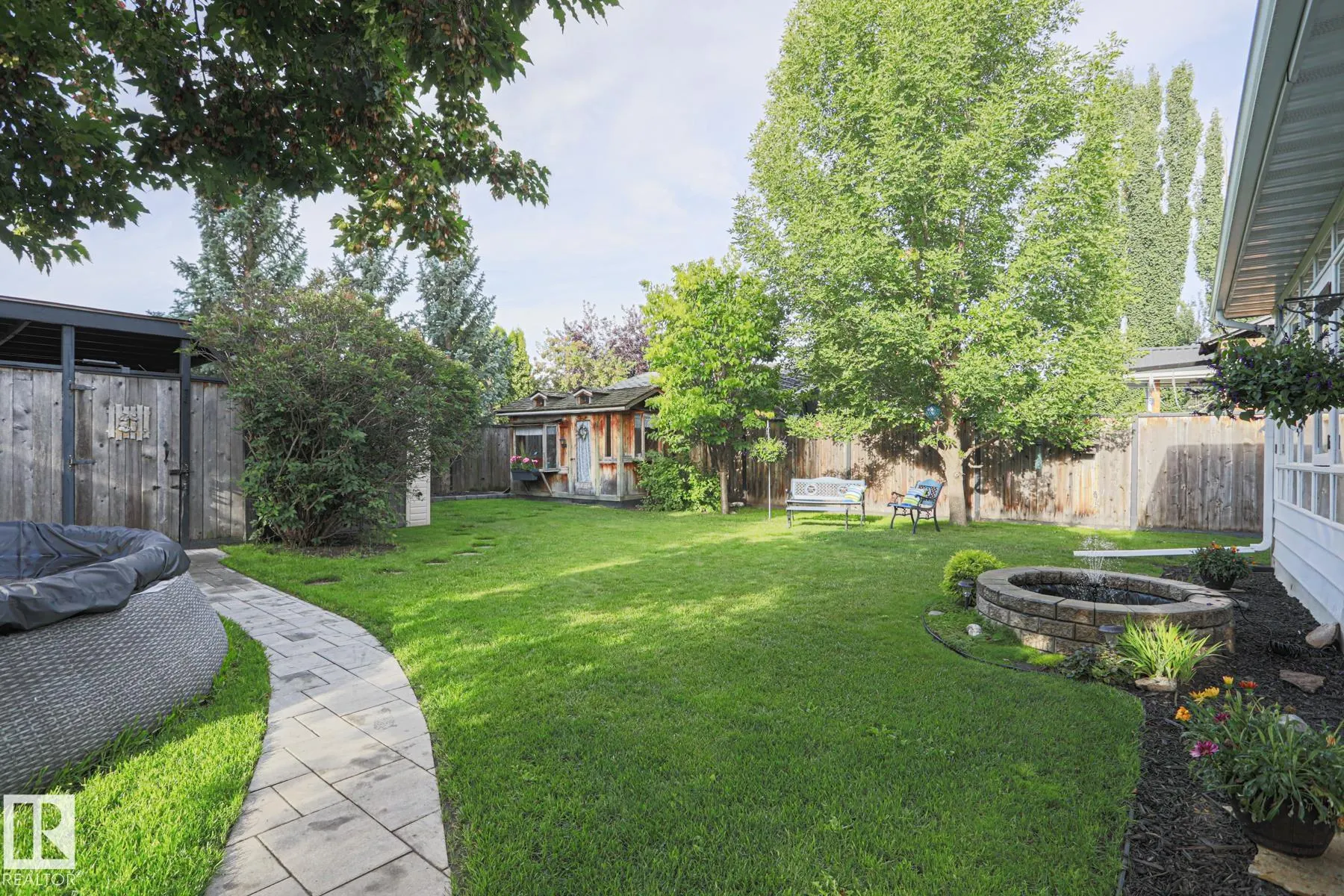 128 BROOKWOOD Drive