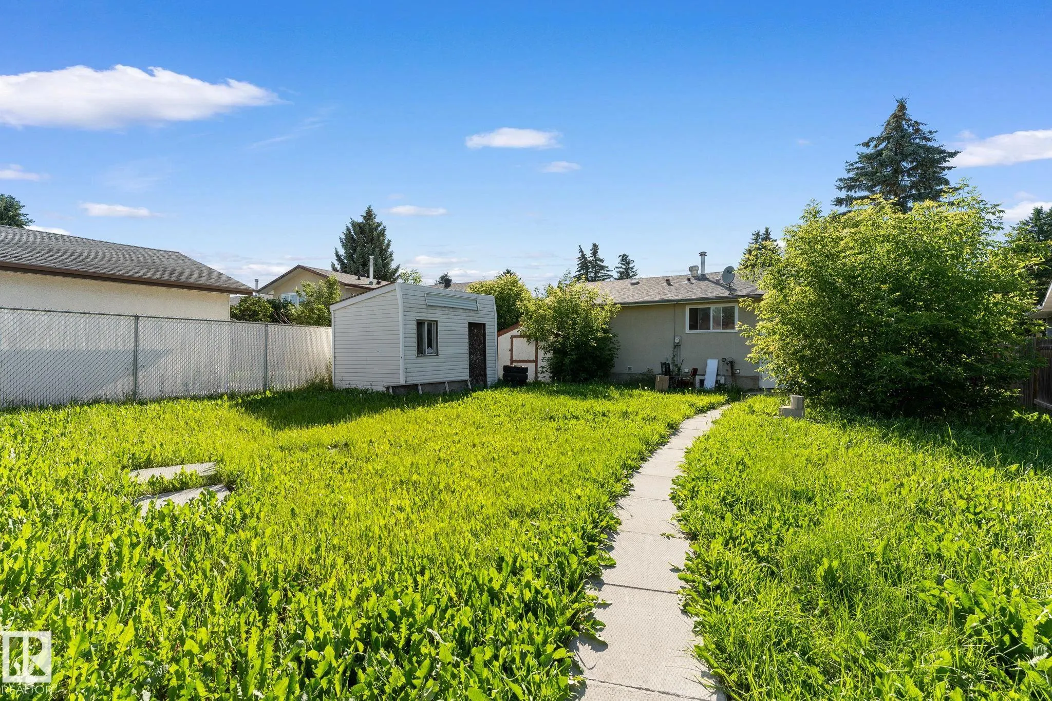 363 KNOTTWOOD Road