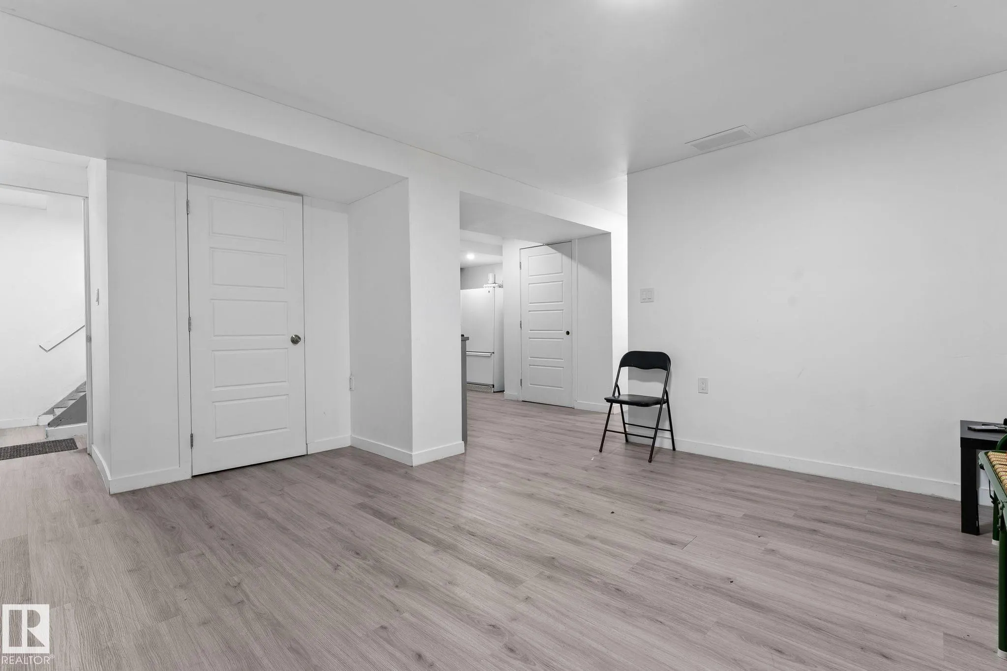 363 KNOTTWOOD Road