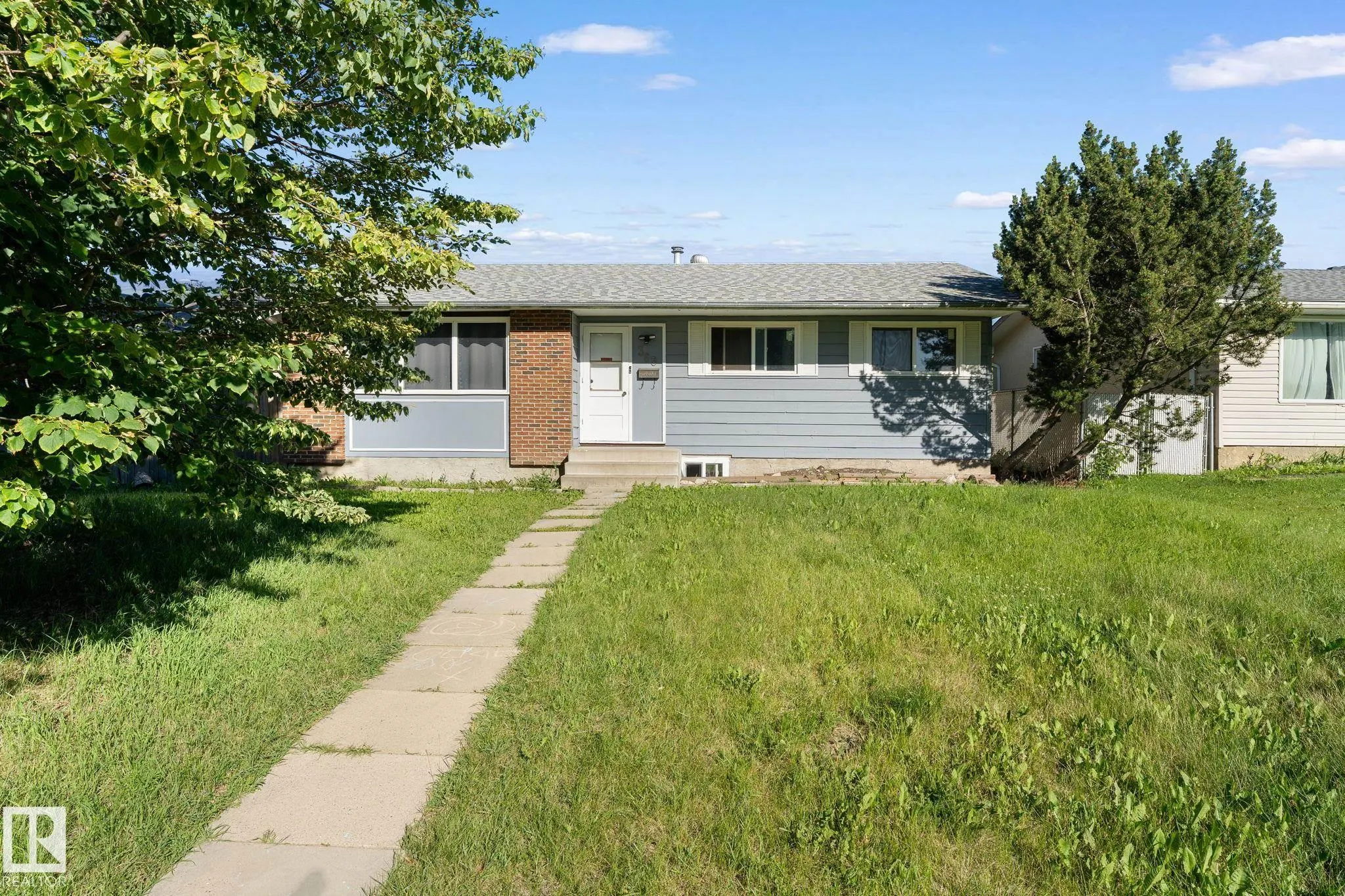 363 KNOTTWOOD Road