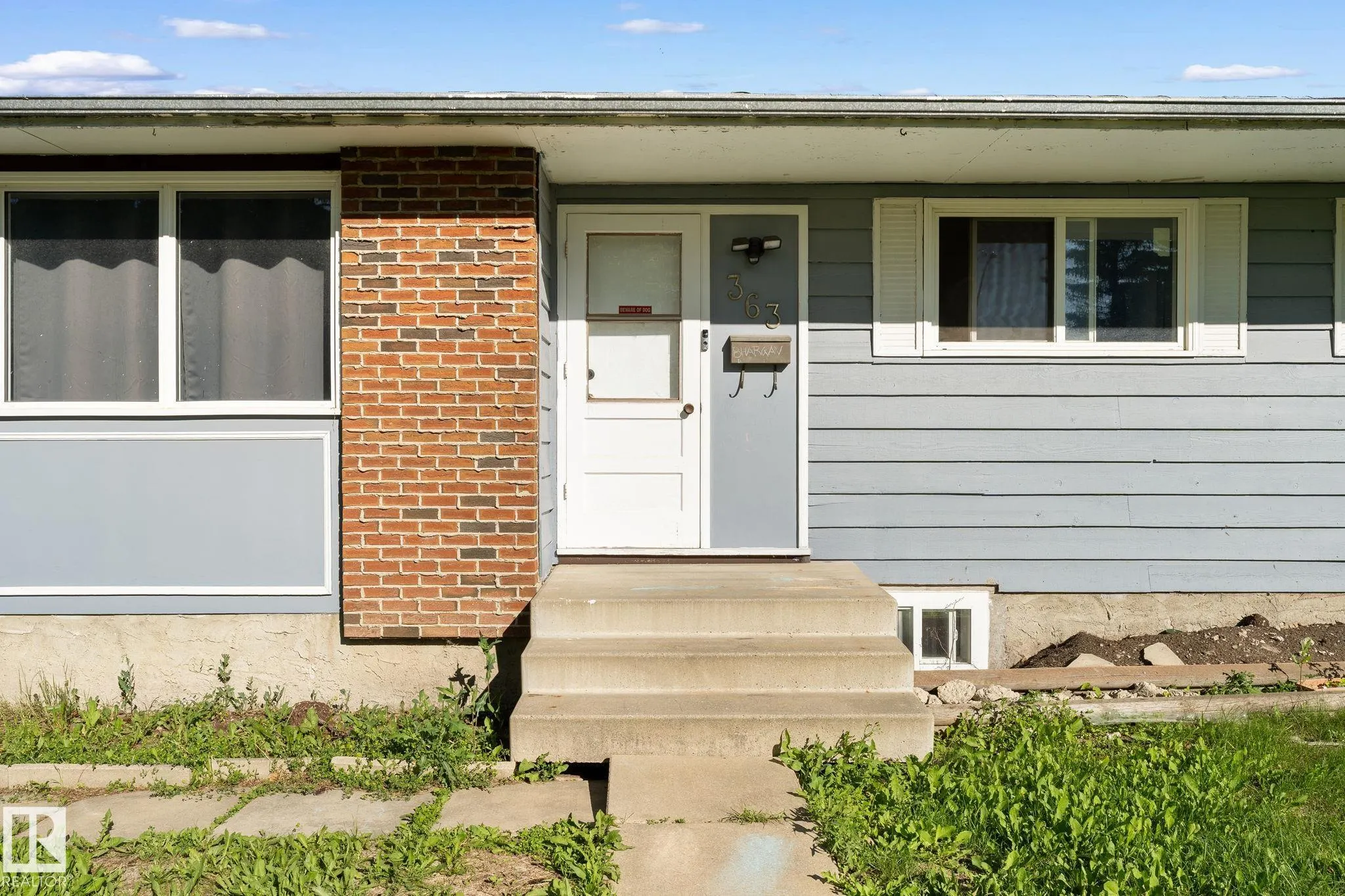 363 KNOTTWOOD Road