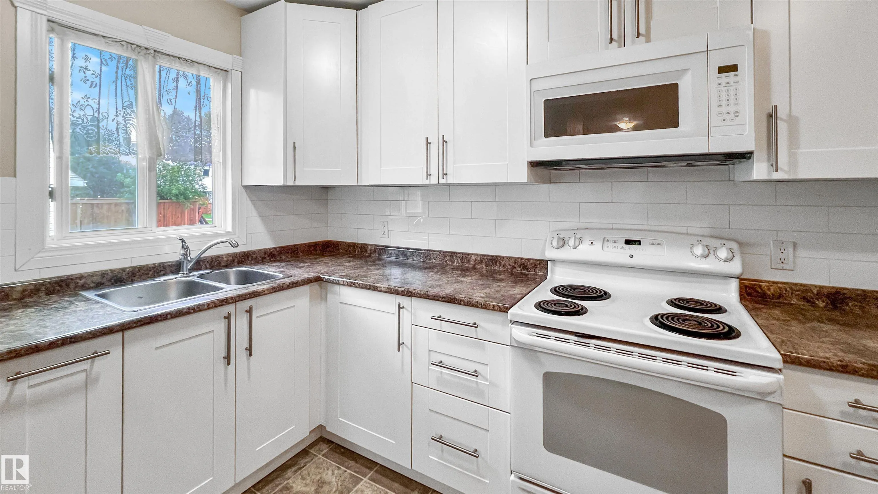11 ATHABASCA Acres