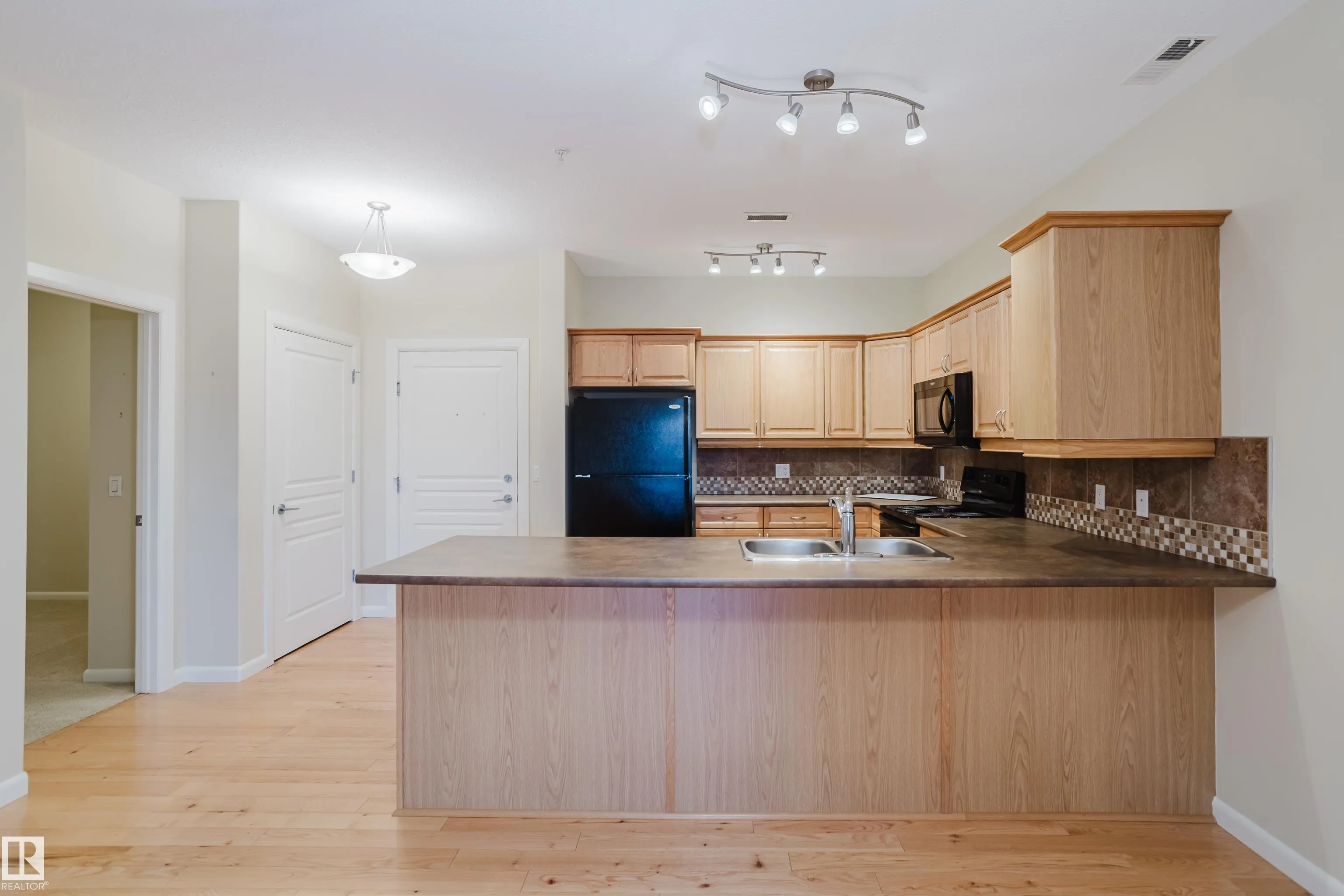 160 MAGRATH Road