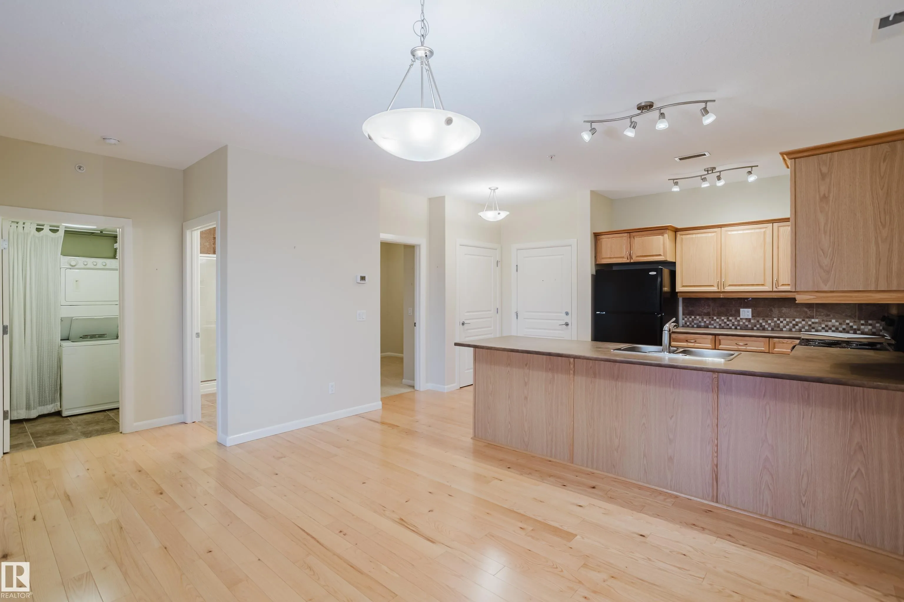 160 MAGRATH Road