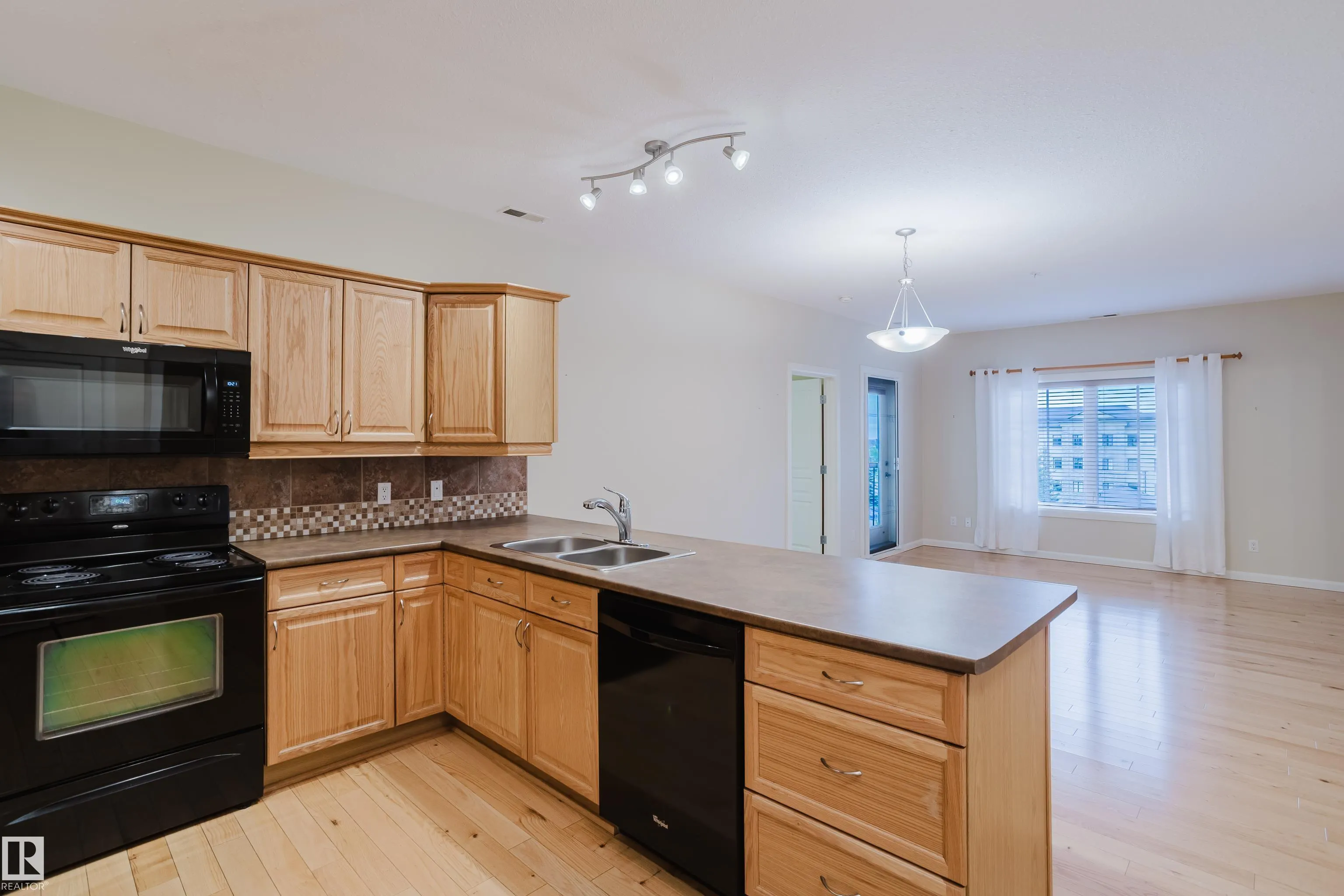 160 MAGRATH Road