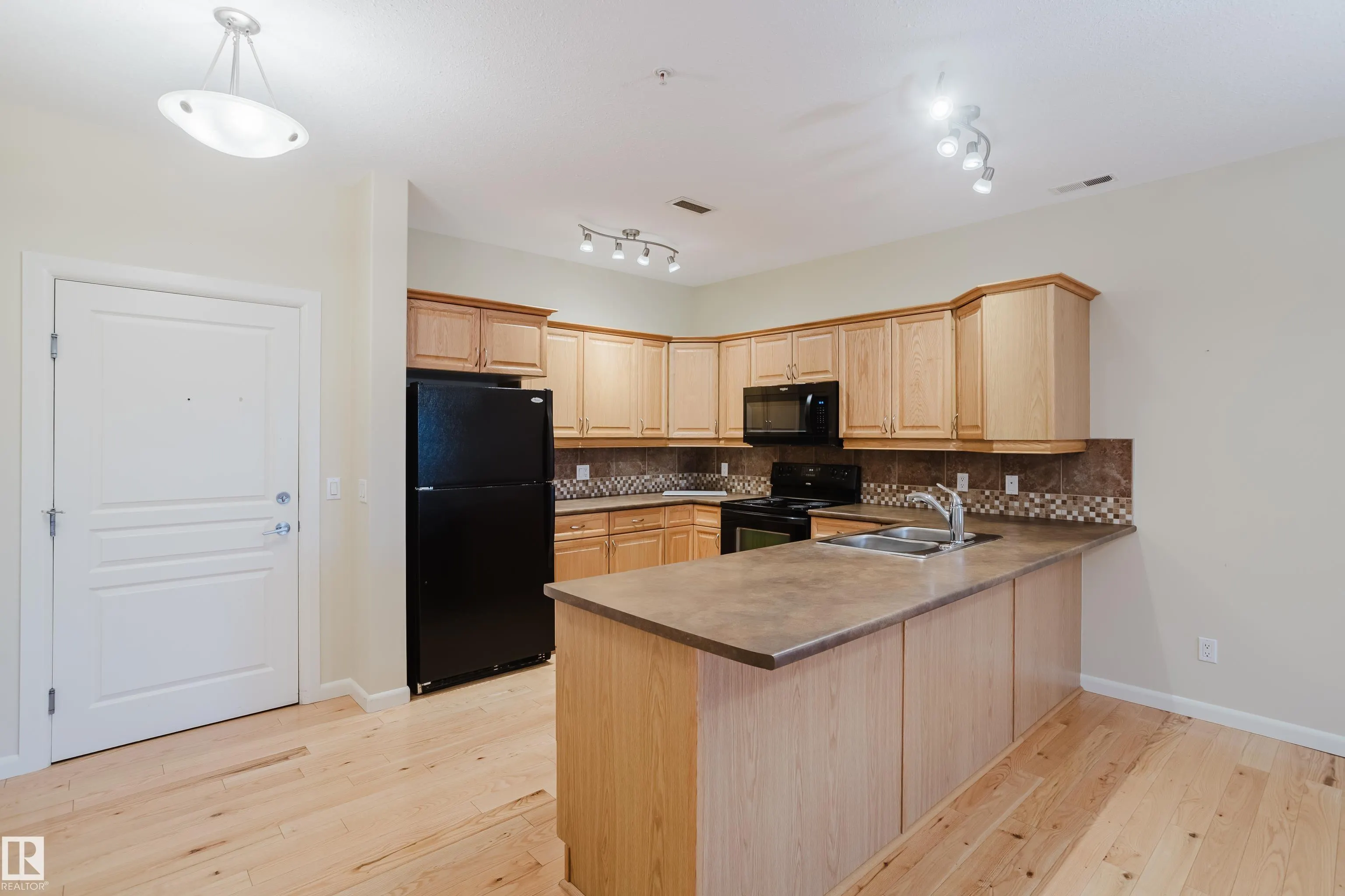 160 MAGRATH Road