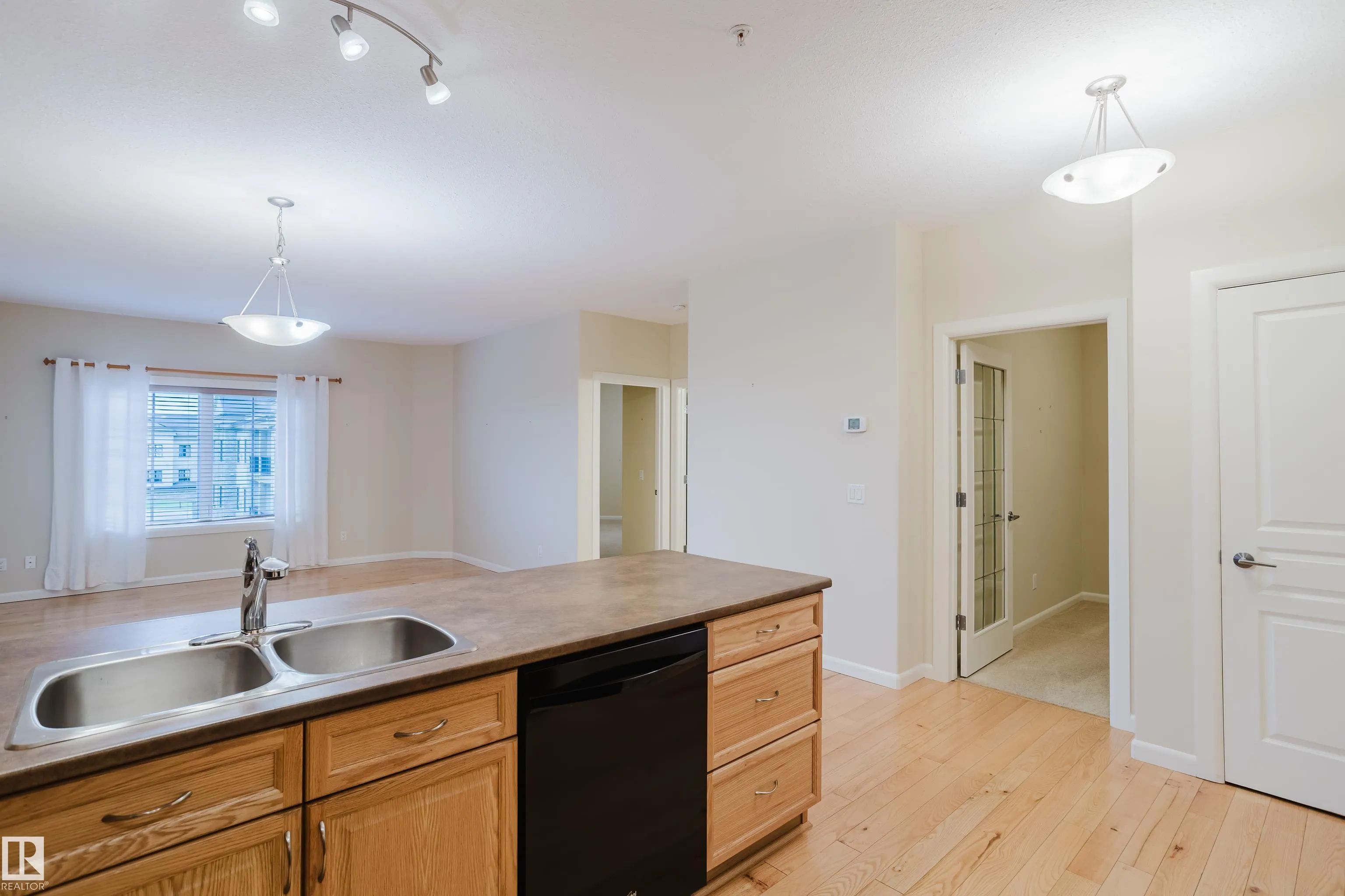 160 MAGRATH Road