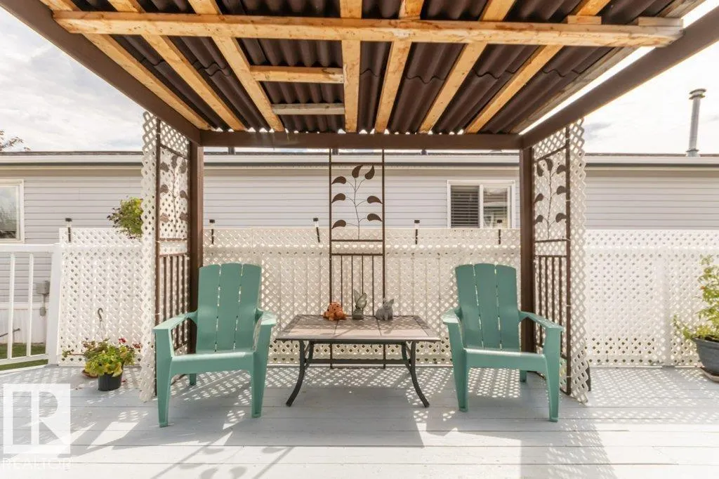 416 Oak Wood Crescent