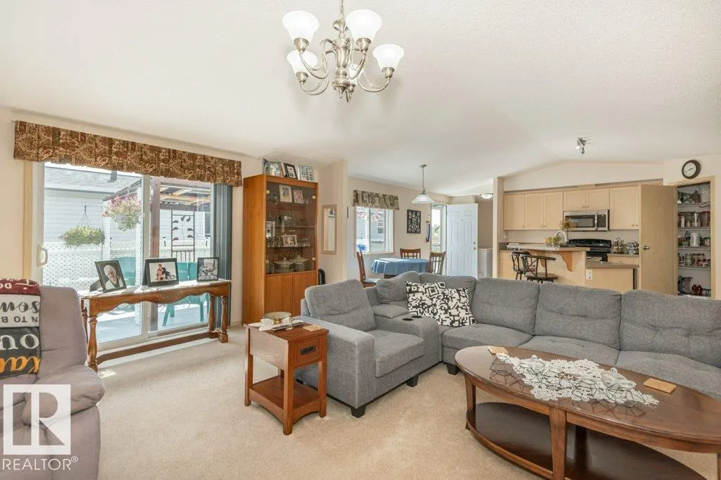 416 Oak Wood Crescent