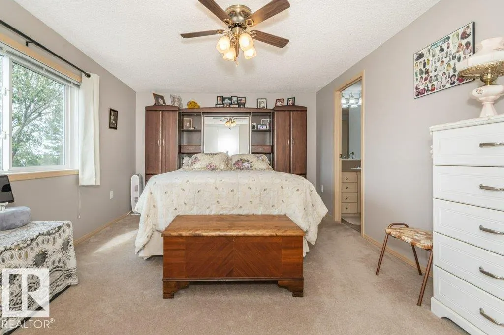 416 Oak Wood Crescent