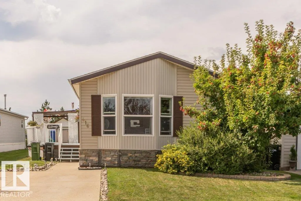 416 Oak Wood Crescent