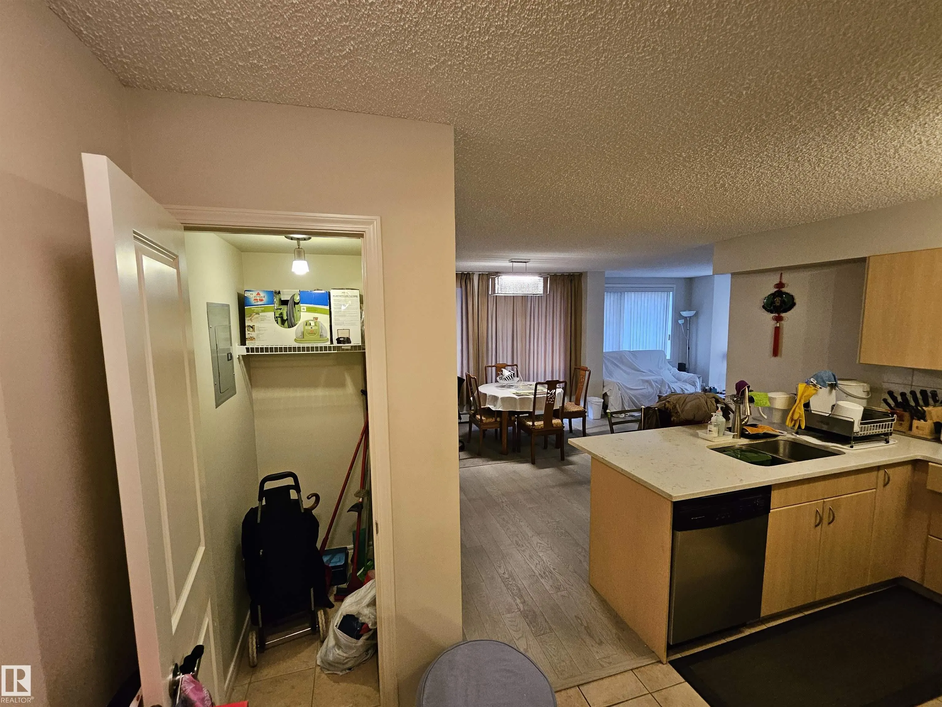 10180 104 Street