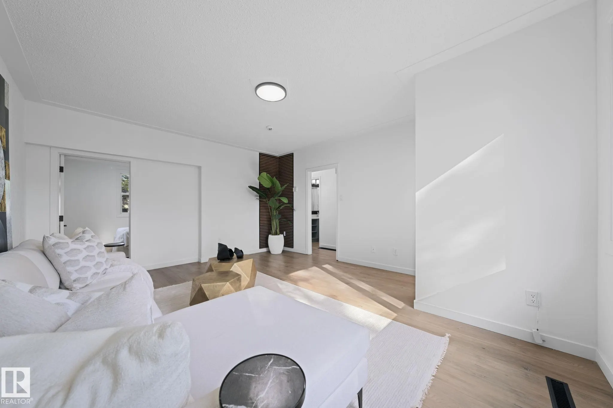 12822 70 Street