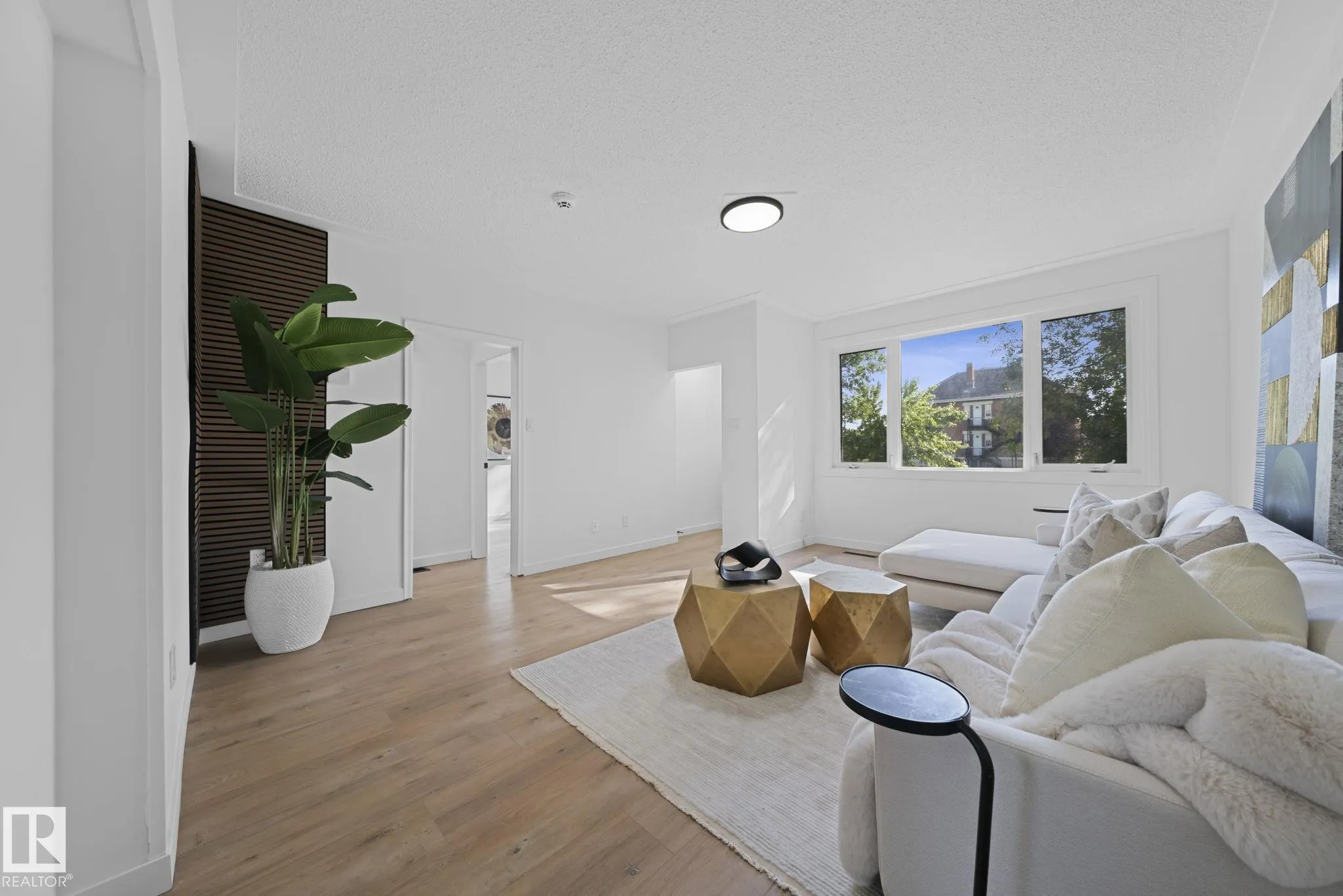 12822 70 Street