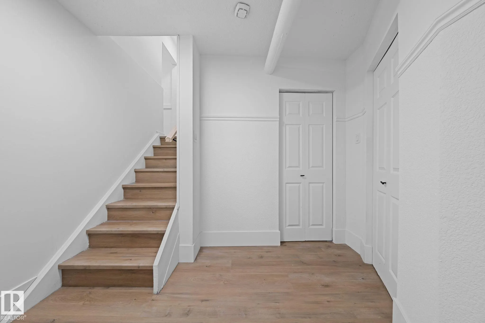 12822 70 Street