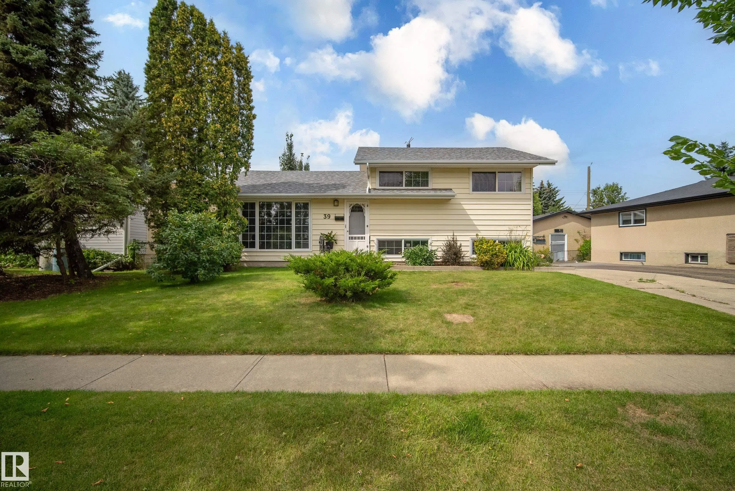 39 SALISBURY Avenue