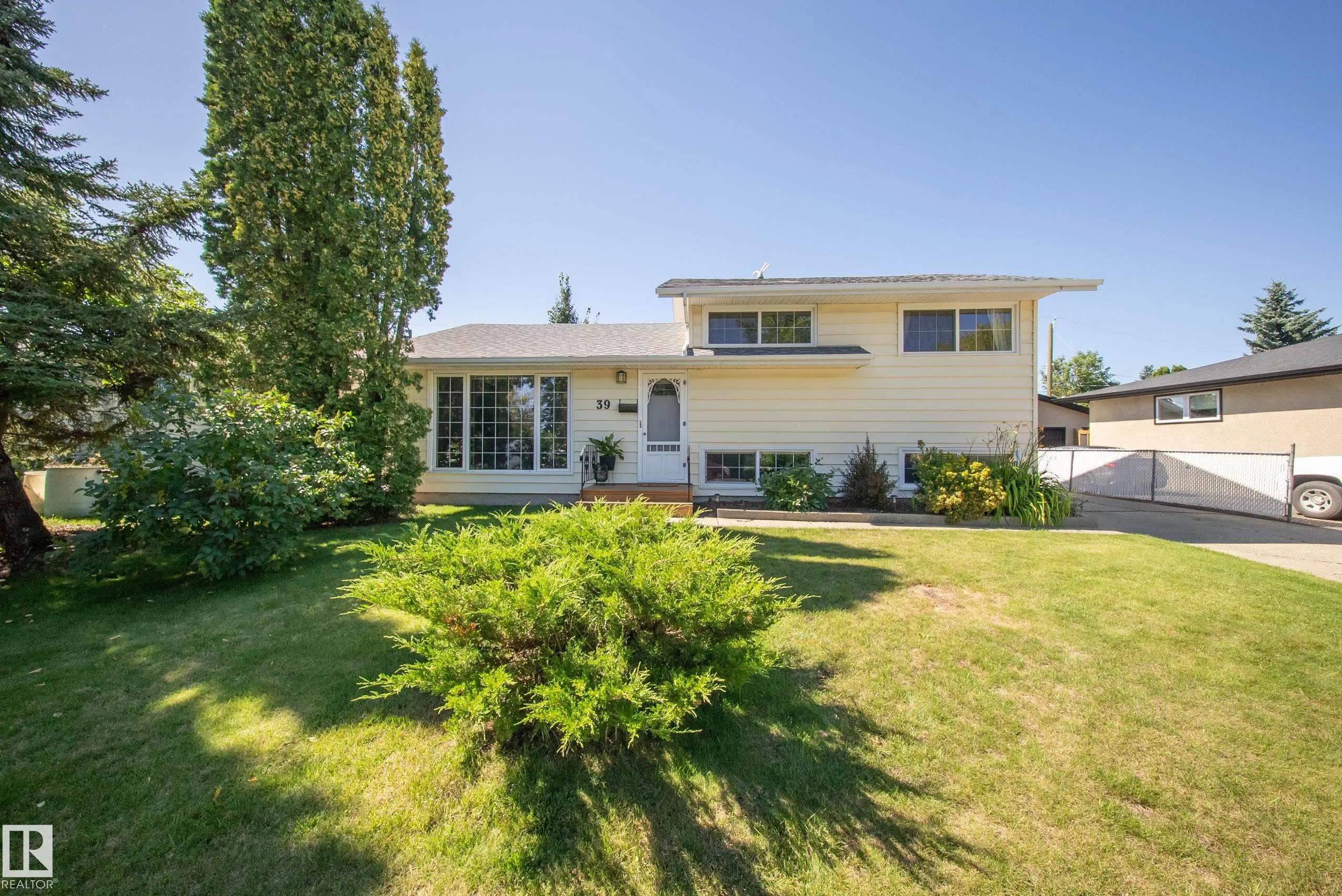 39 SALISBURY Avenue