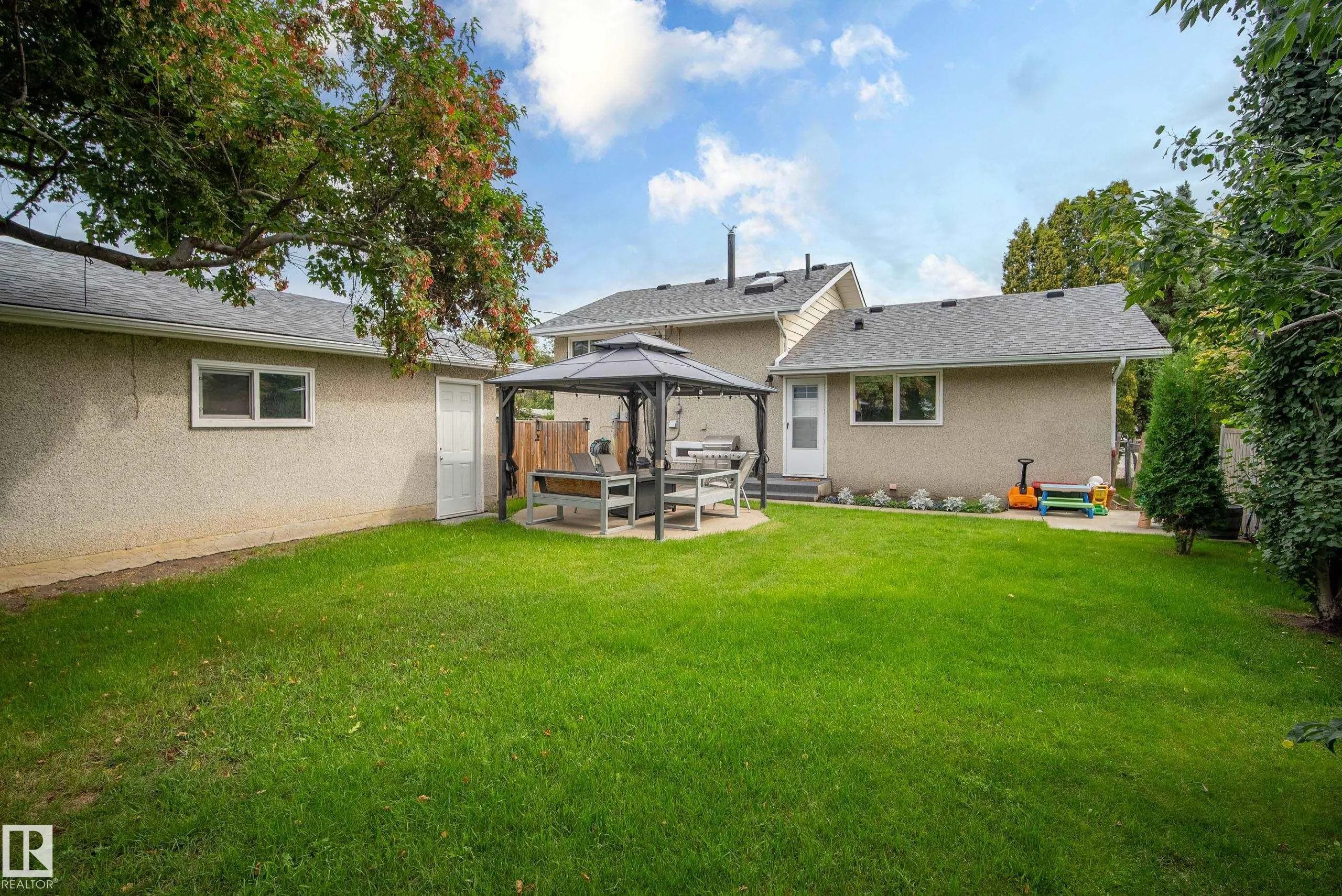 39 SALISBURY Avenue