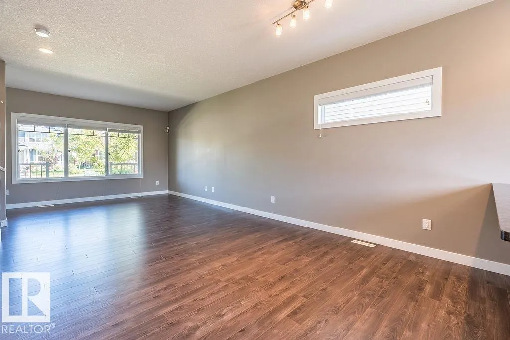 1080 WATT PROMENADE Promenade