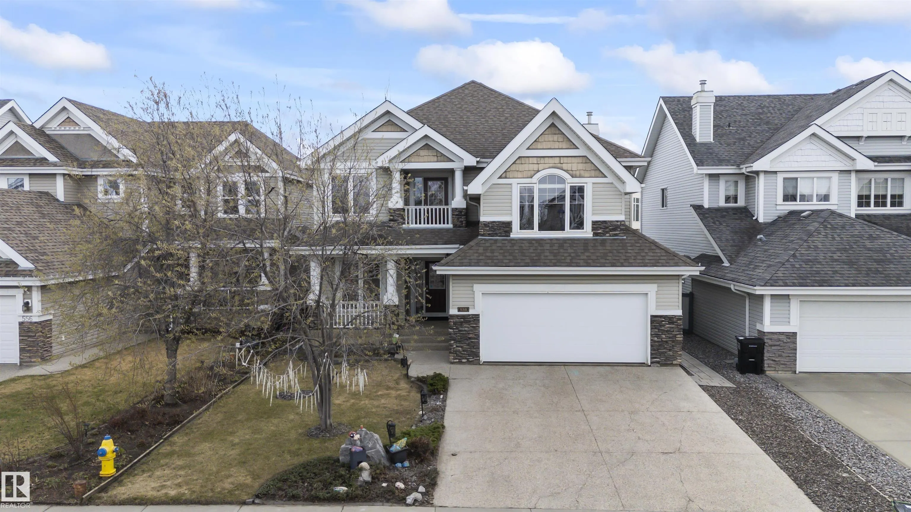 558 STEWART Crescent