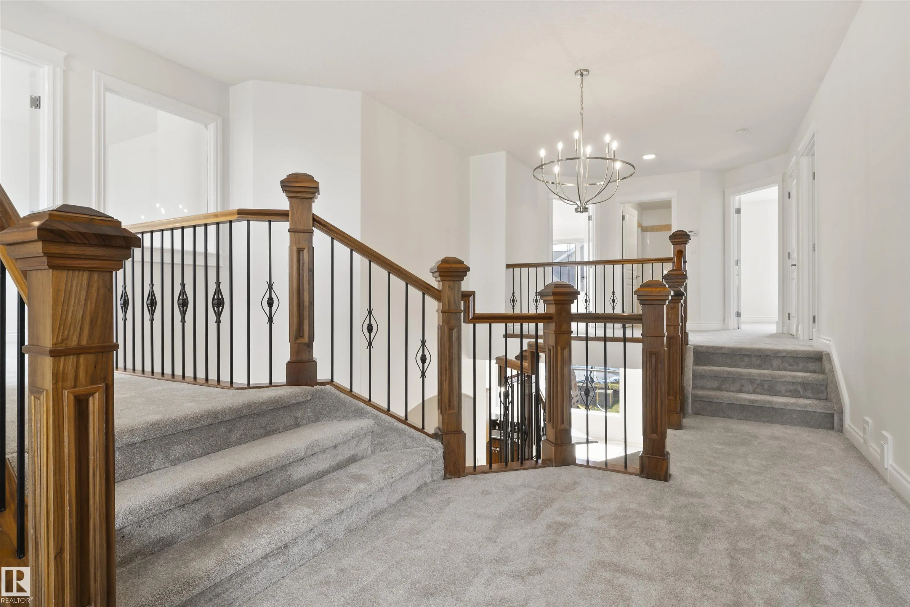 558 STEWART Crescent