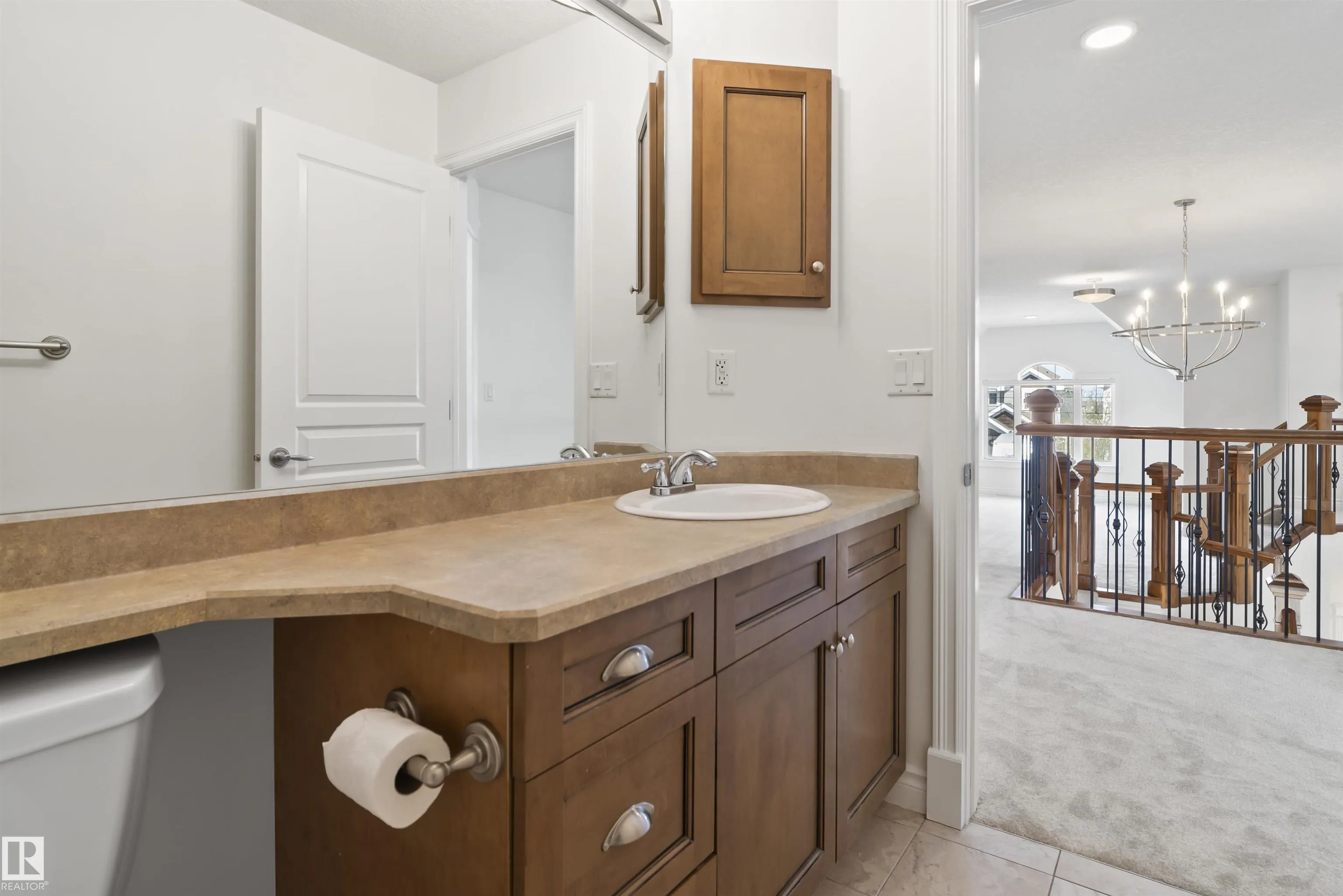 558 STEWART Crescent