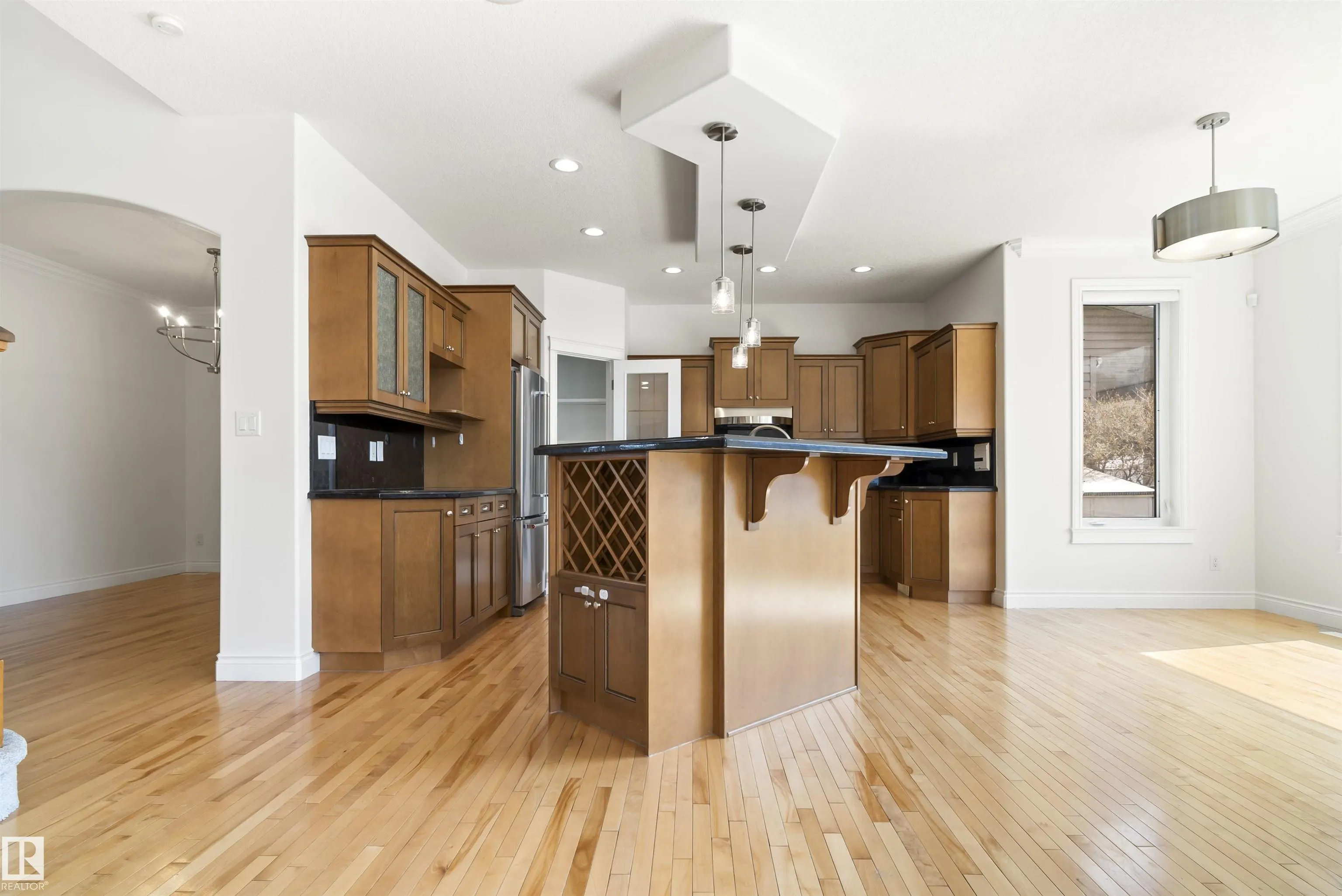 558 STEWART Crescent