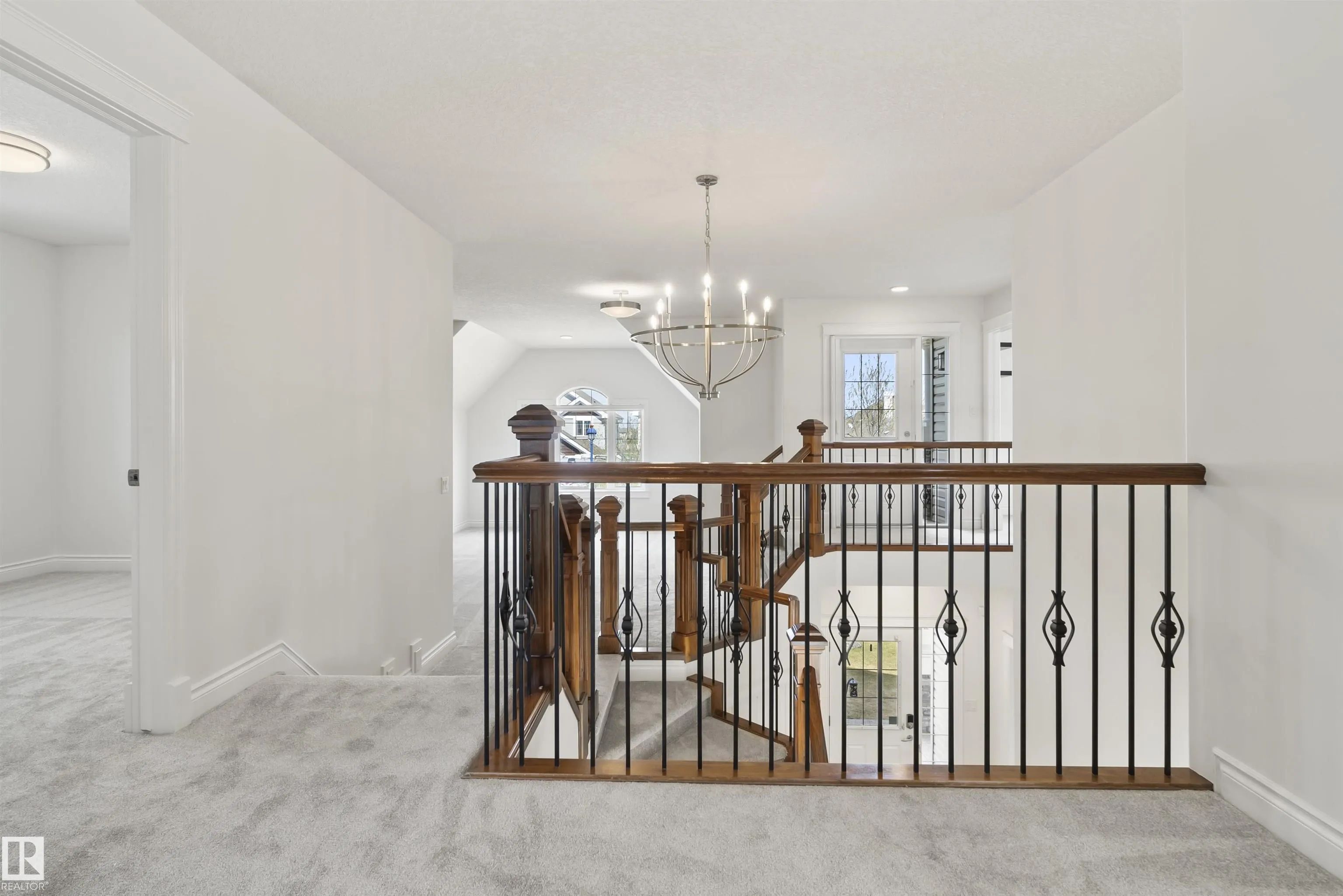 558 STEWART Crescent