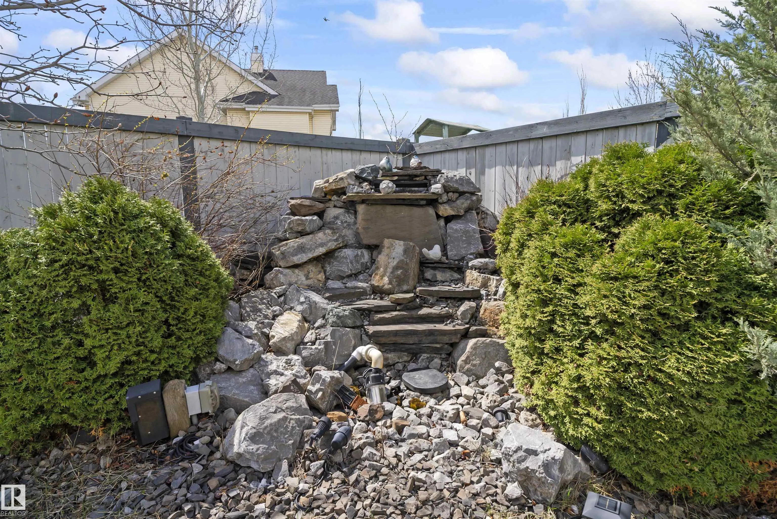 558 STEWART Crescent
