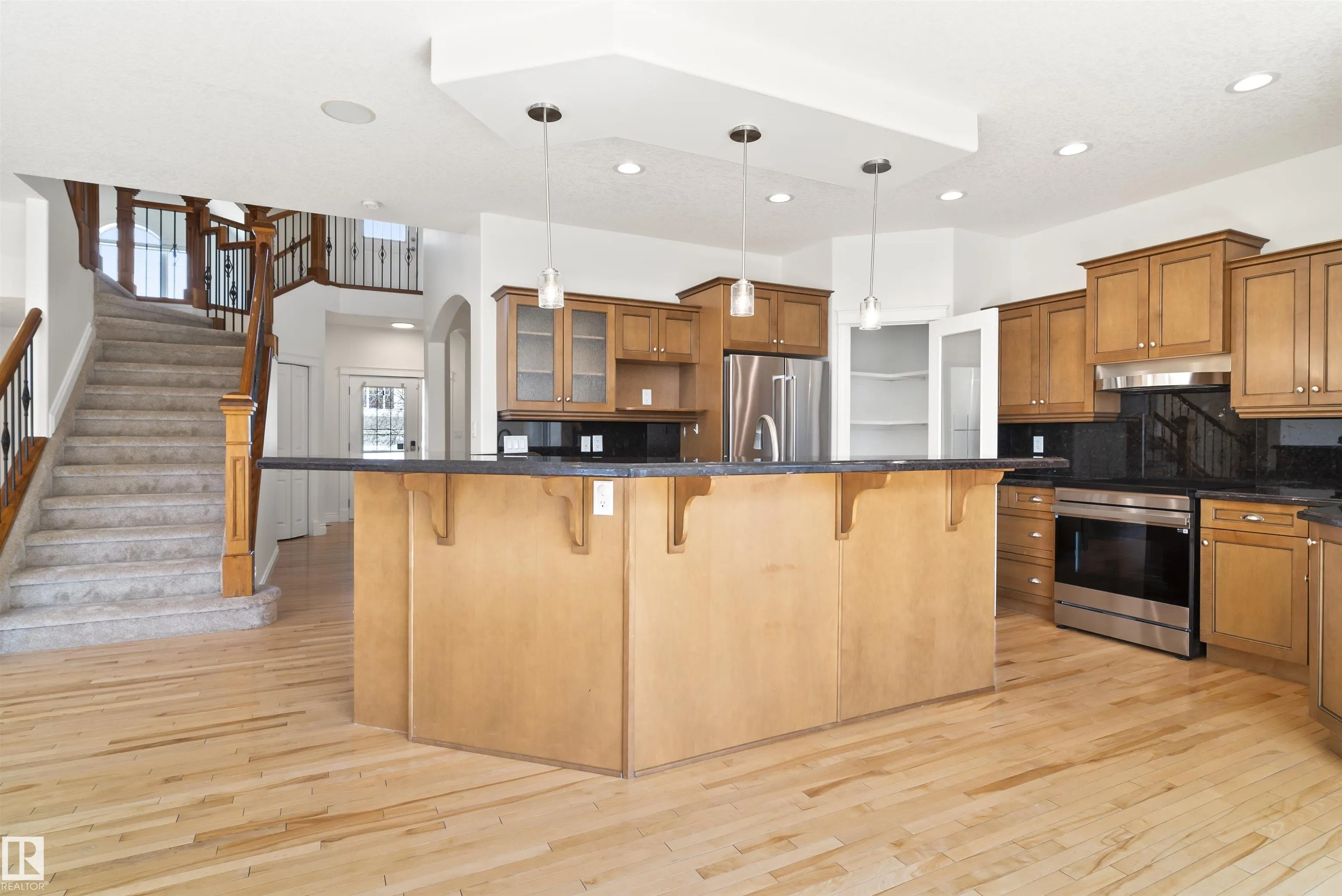 558 STEWART Crescent