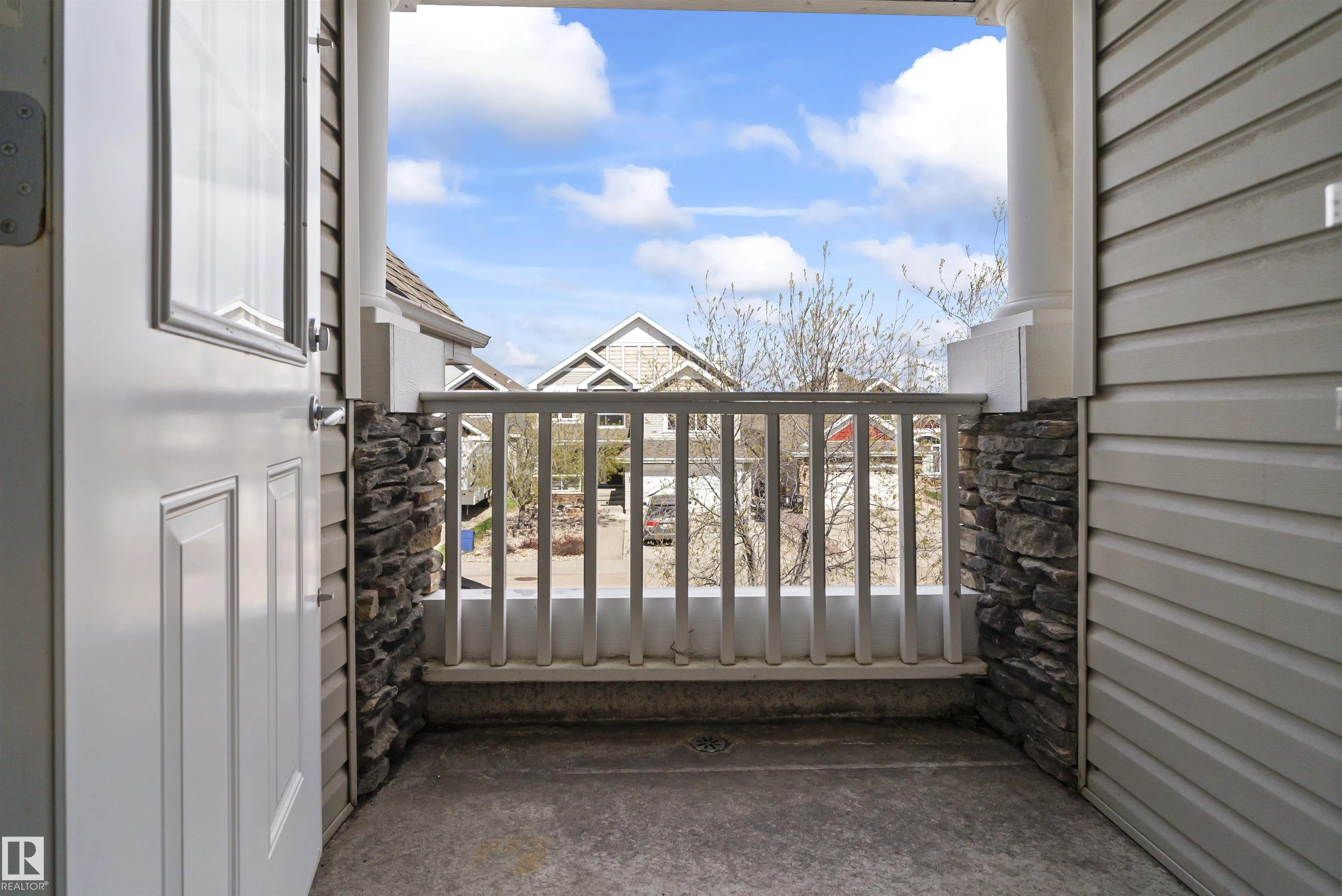 558 STEWART Crescent