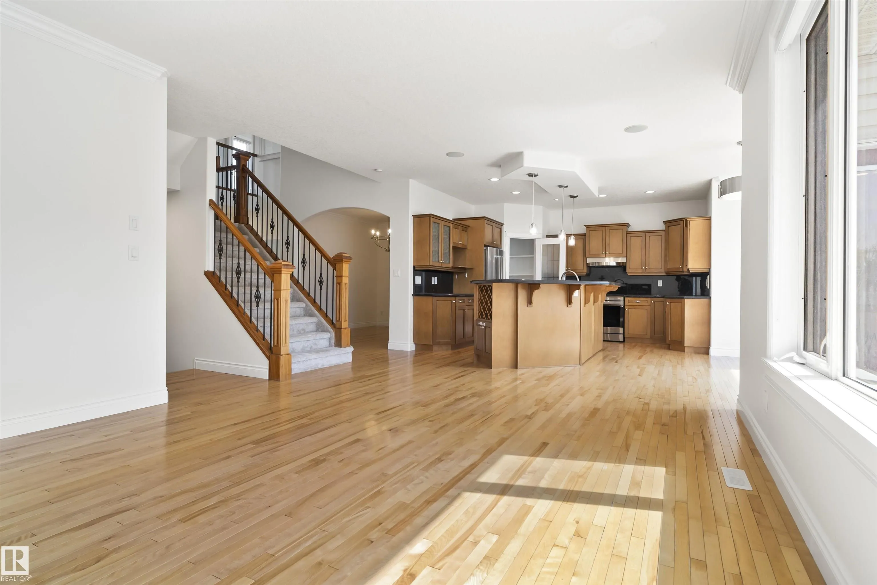 558 STEWART Crescent