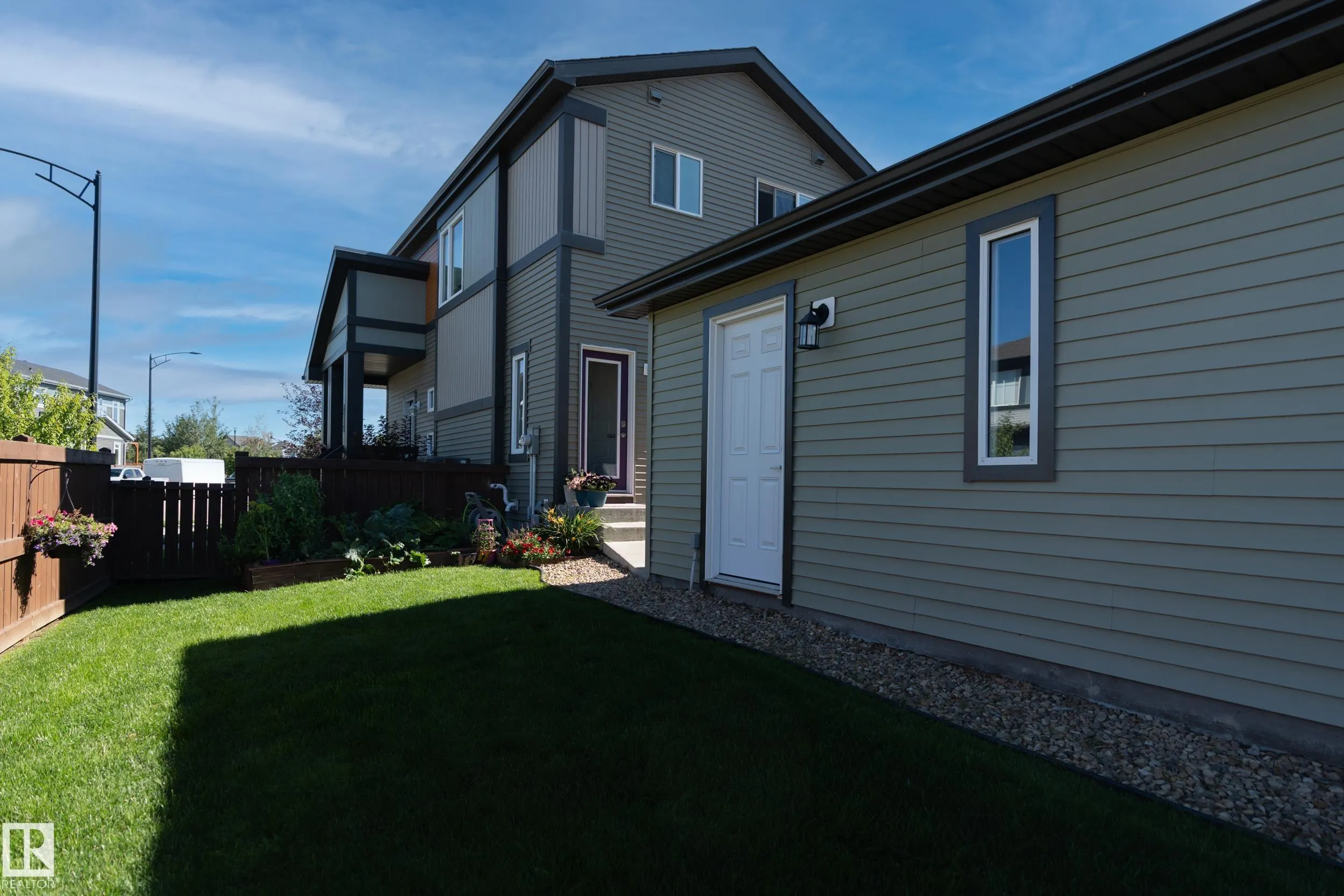 2604 PRICE Common