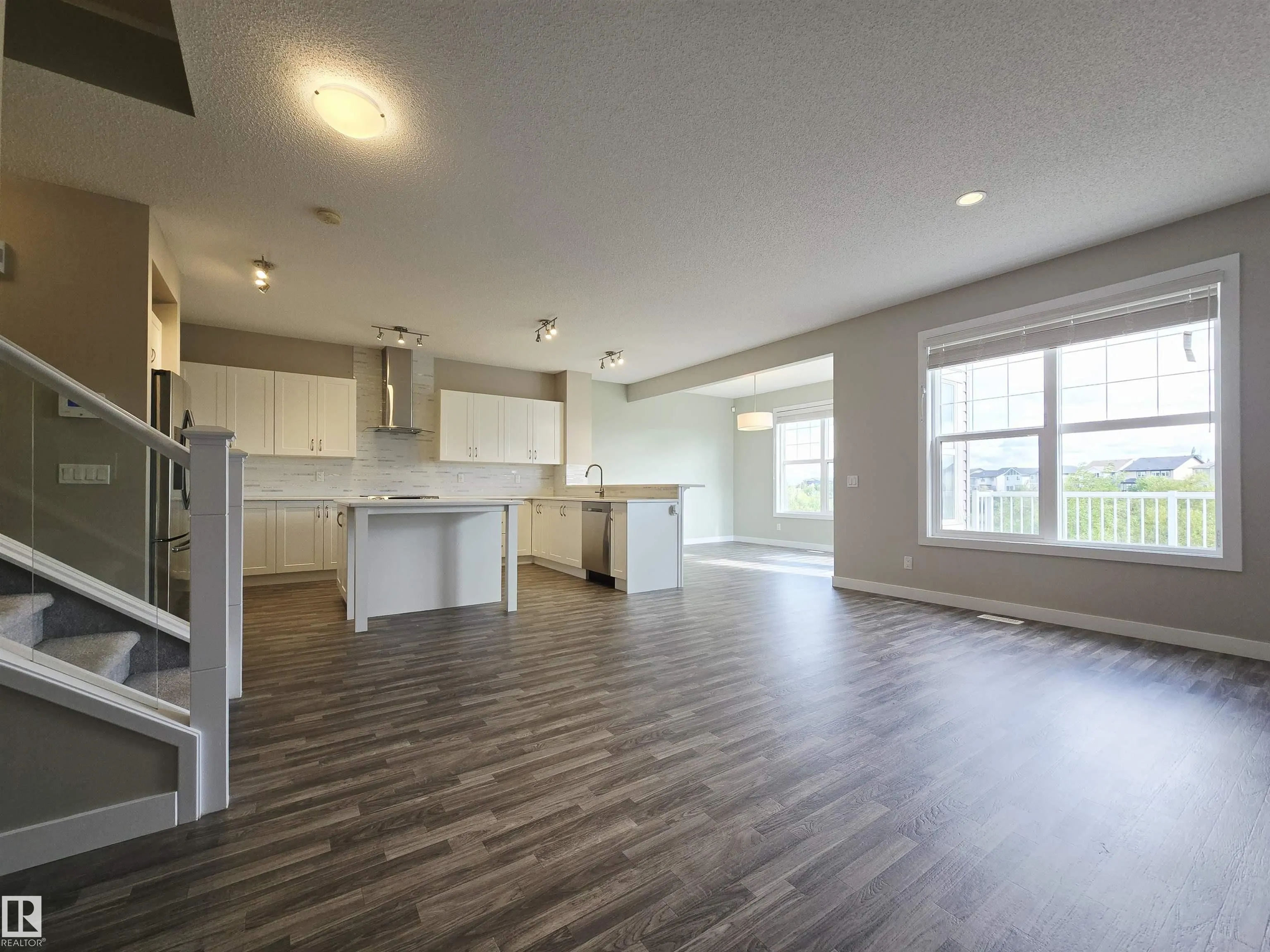 5441 Allbright Square