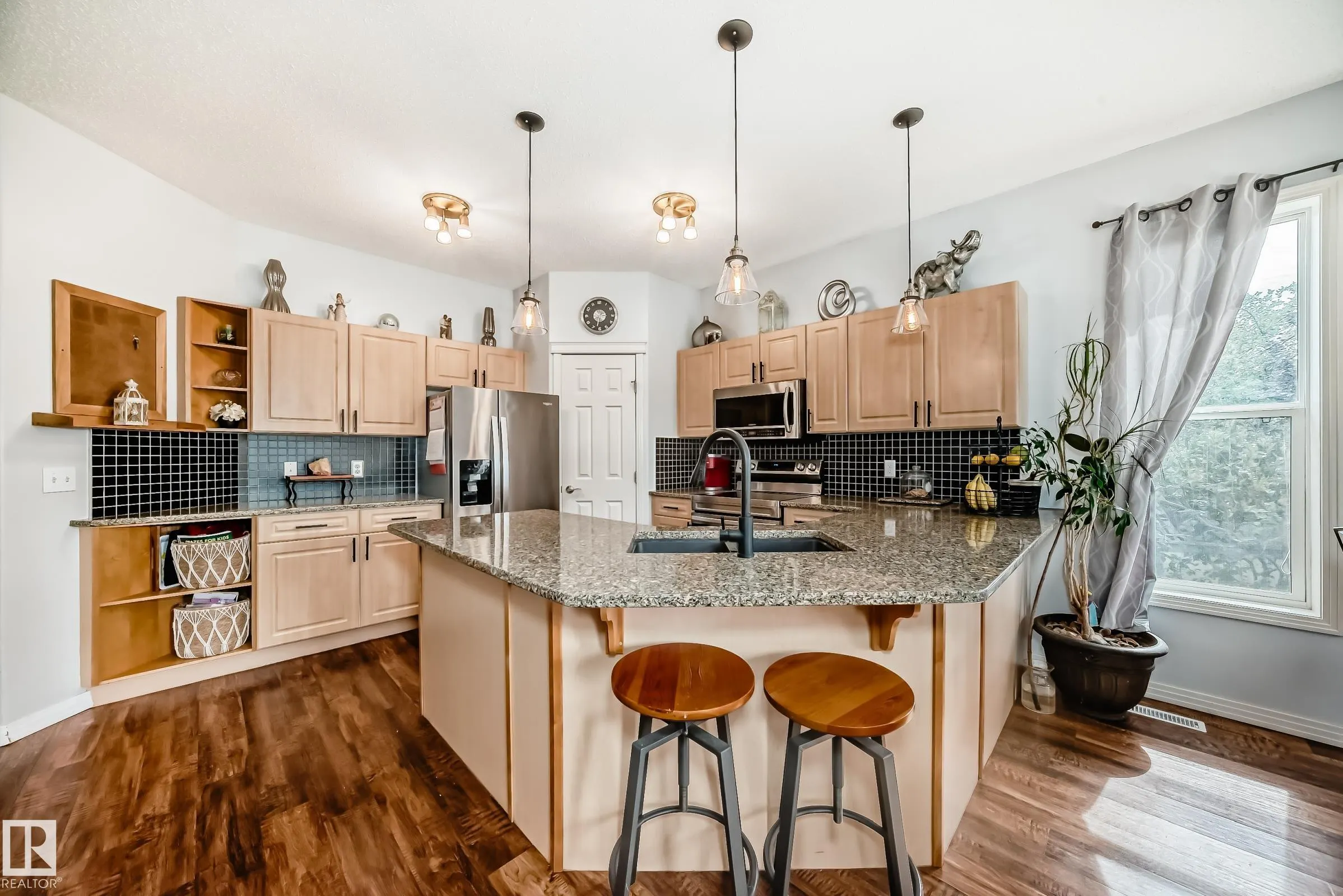 4931 152 Ave