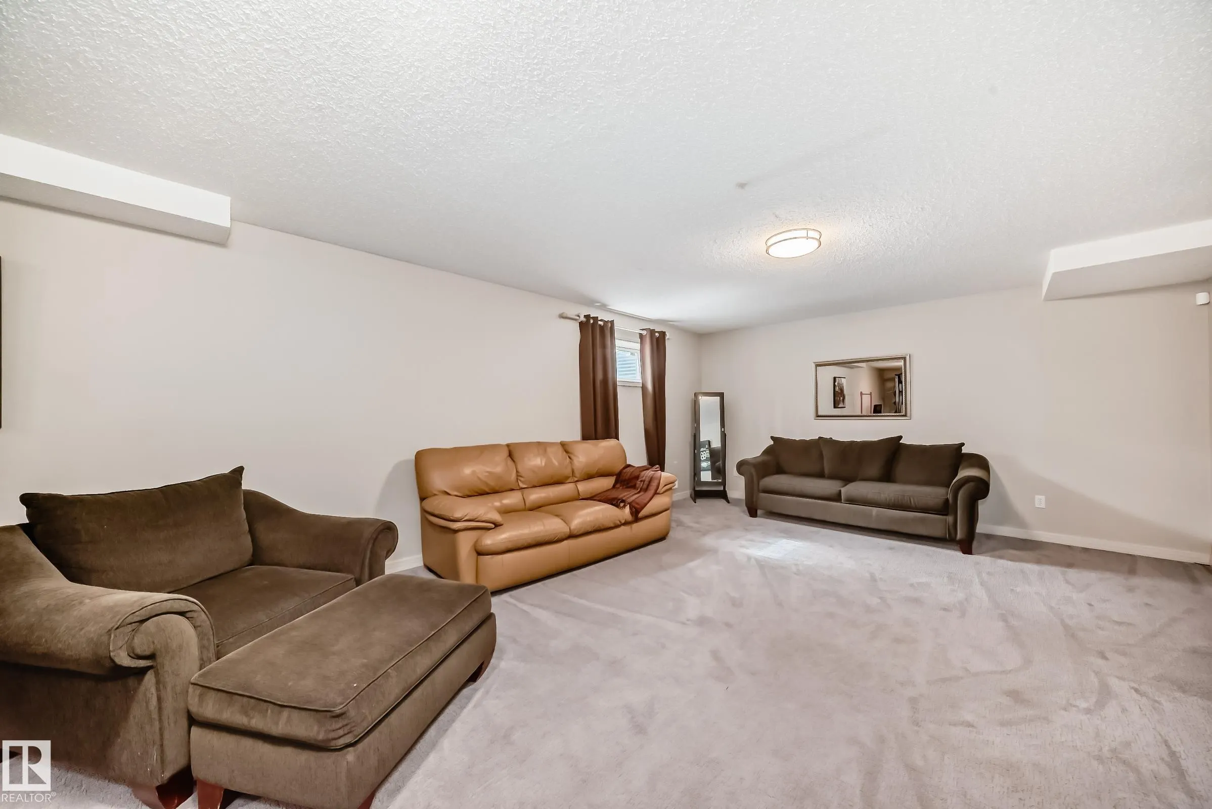 4931 152 Ave