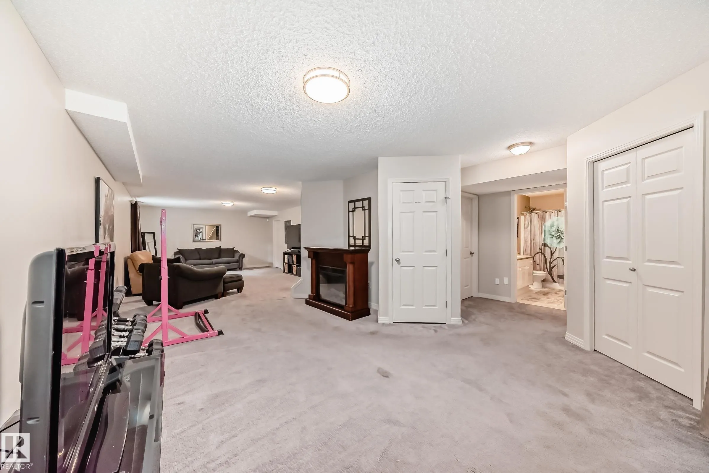 4931 152 Ave