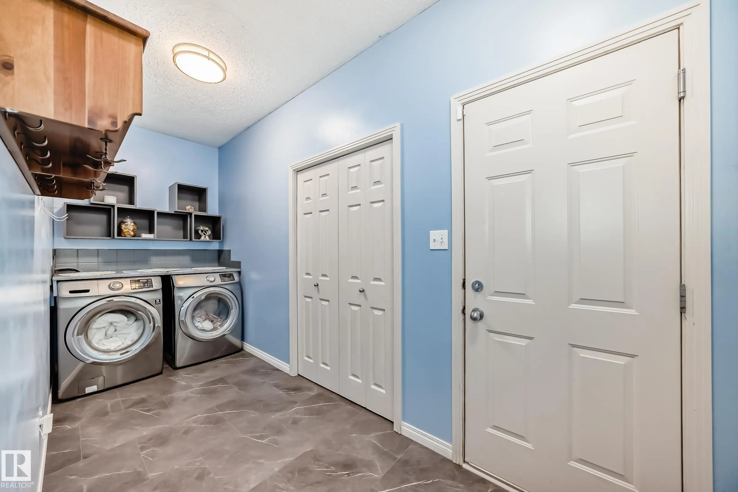 4931 152 Ave