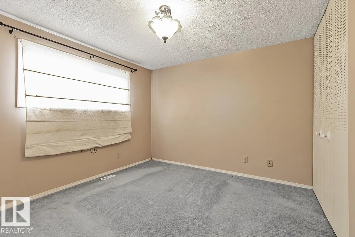 32 HABITAT Crescent
